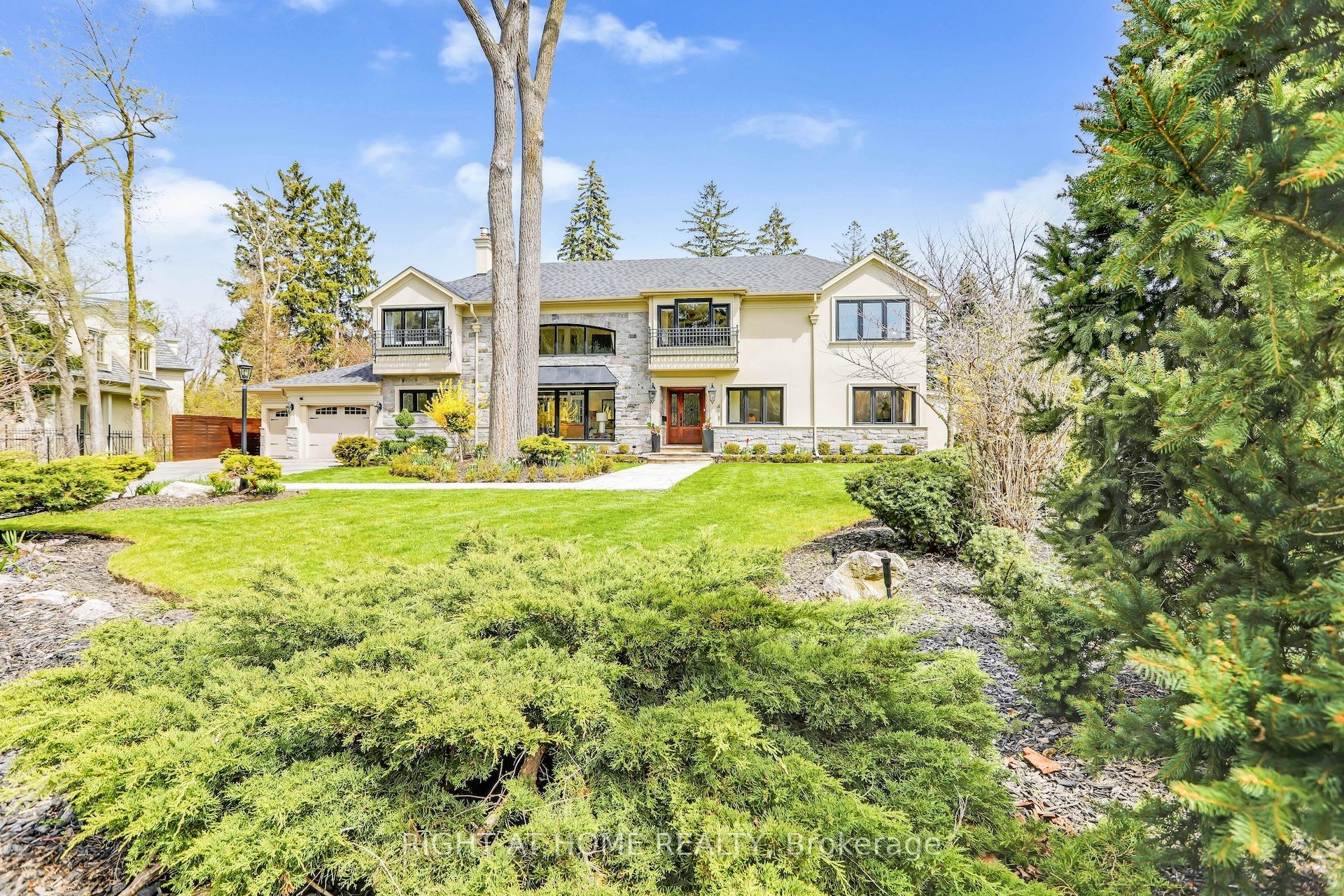 471 Country Club Crescent
