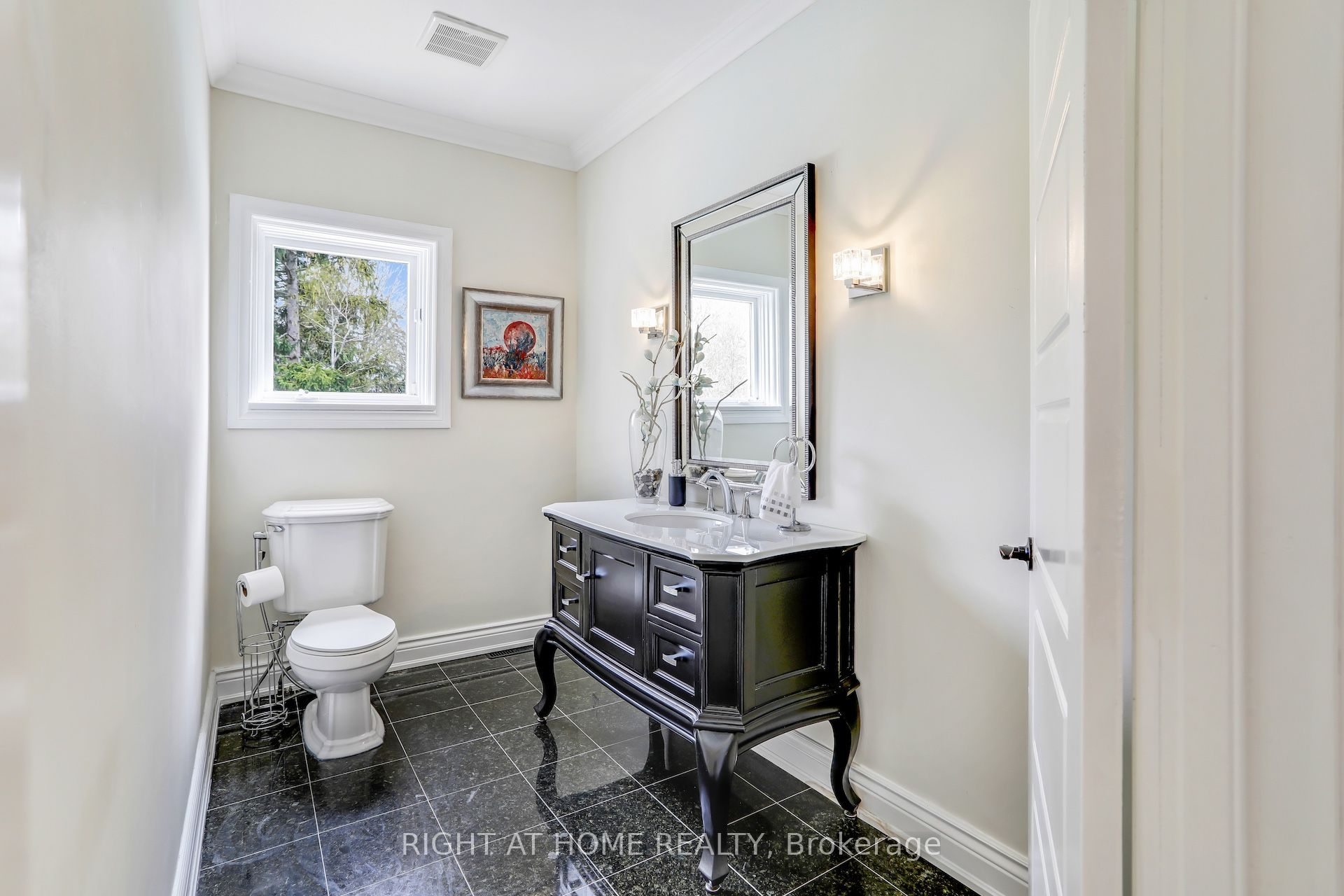 471 Country Club Crescent