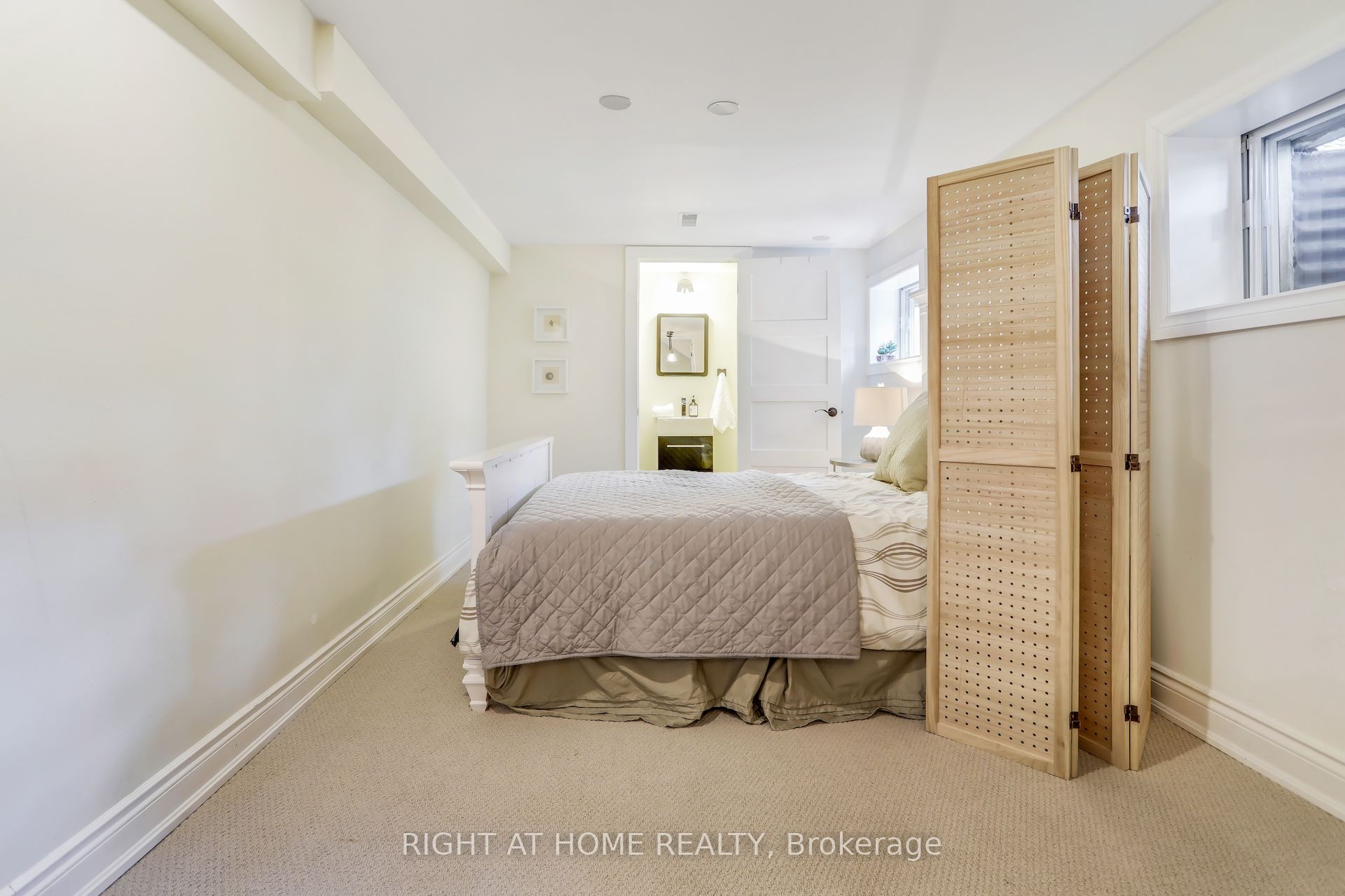 471 Country Club Crescent