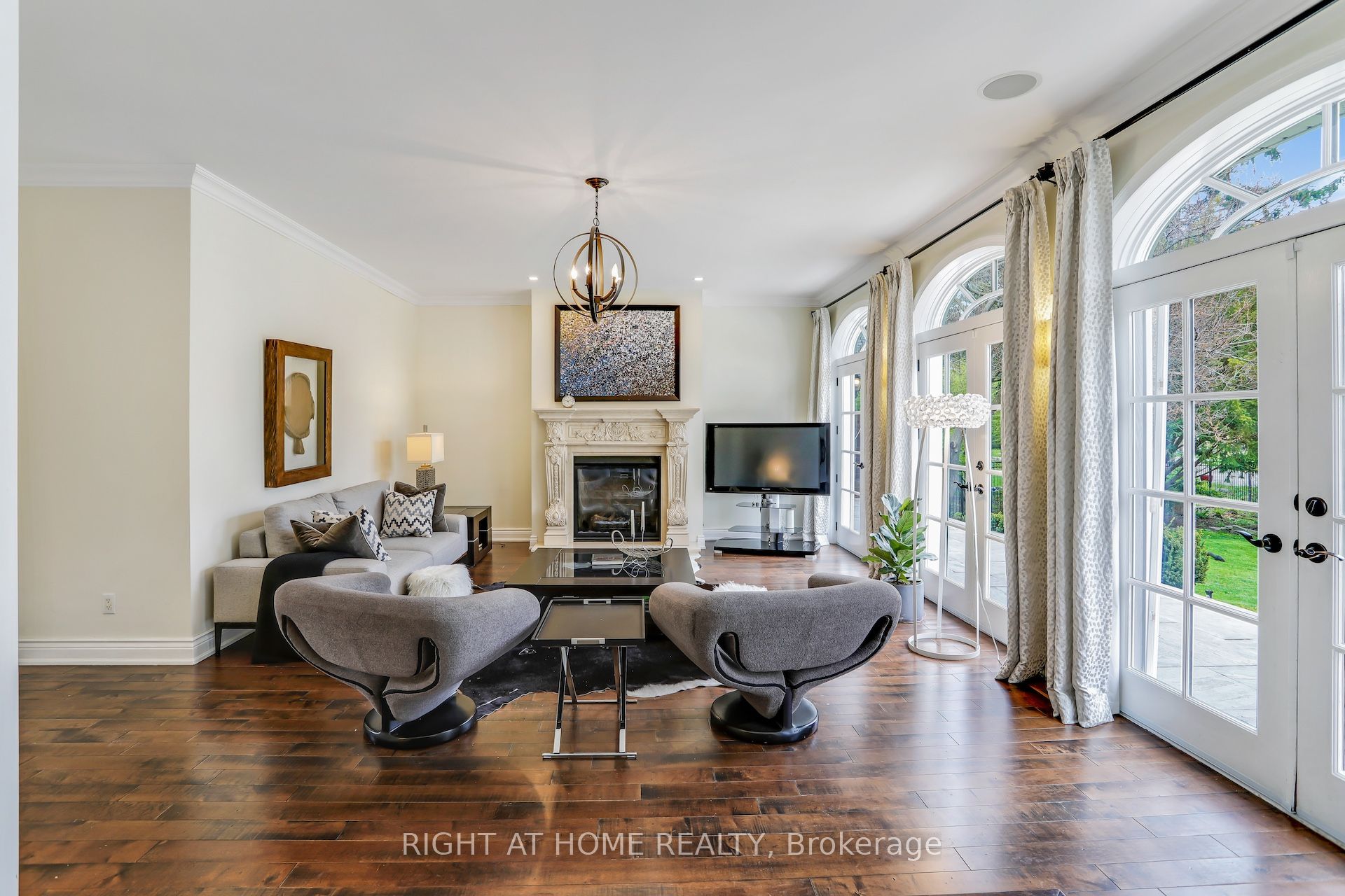 471 Country Club Crescent