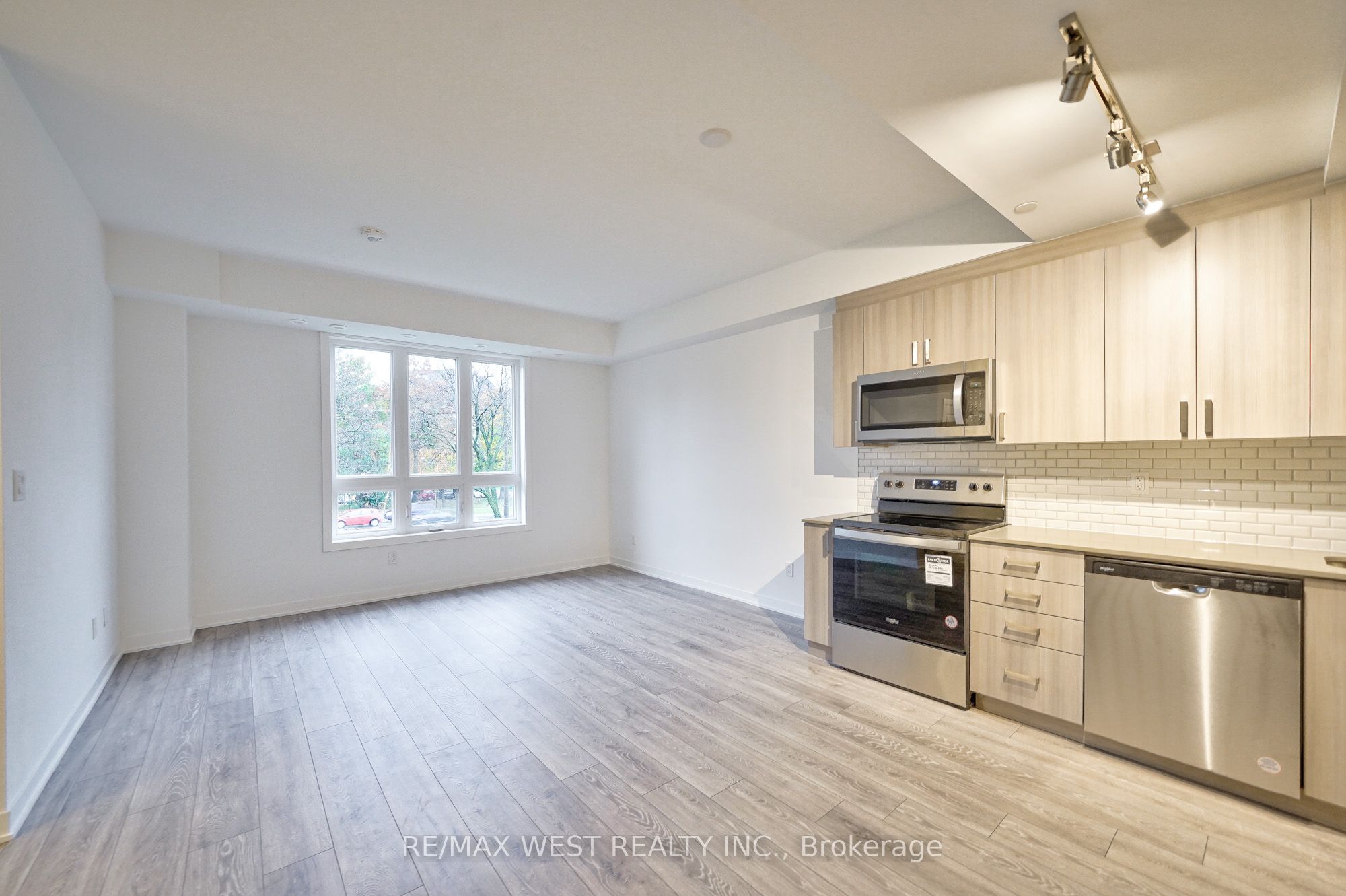 4015 Hickory Drive, #Th11