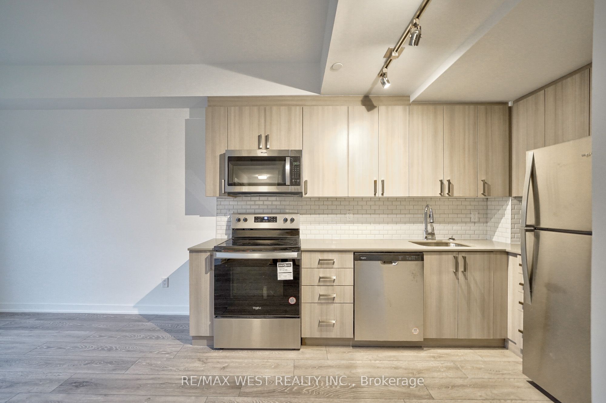 4015 Hickory Drive, #Th11