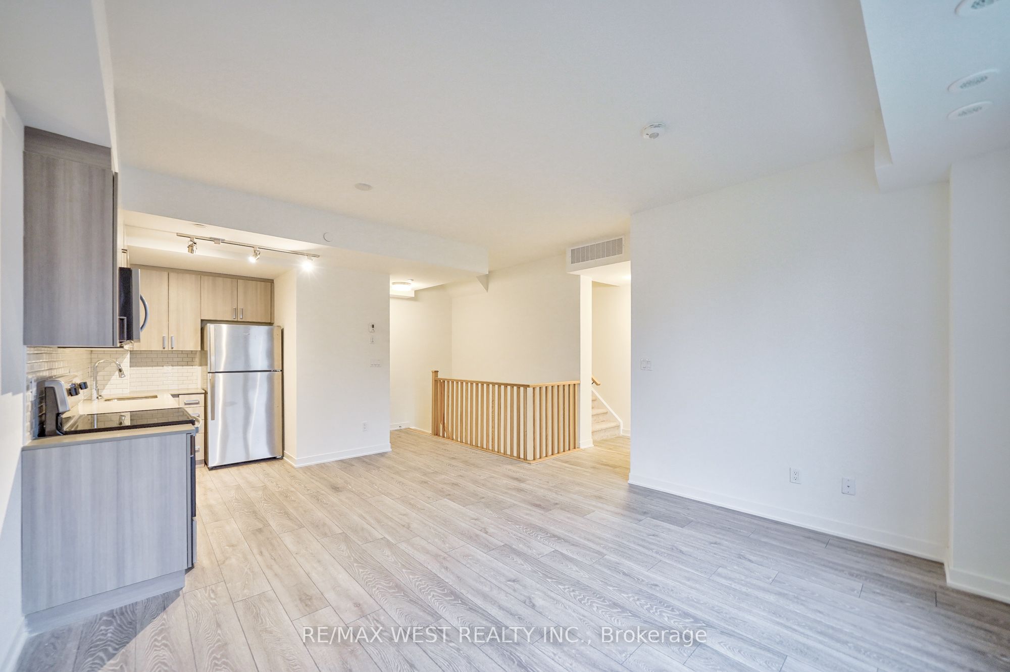 4015 Hickory Drive, #Th11