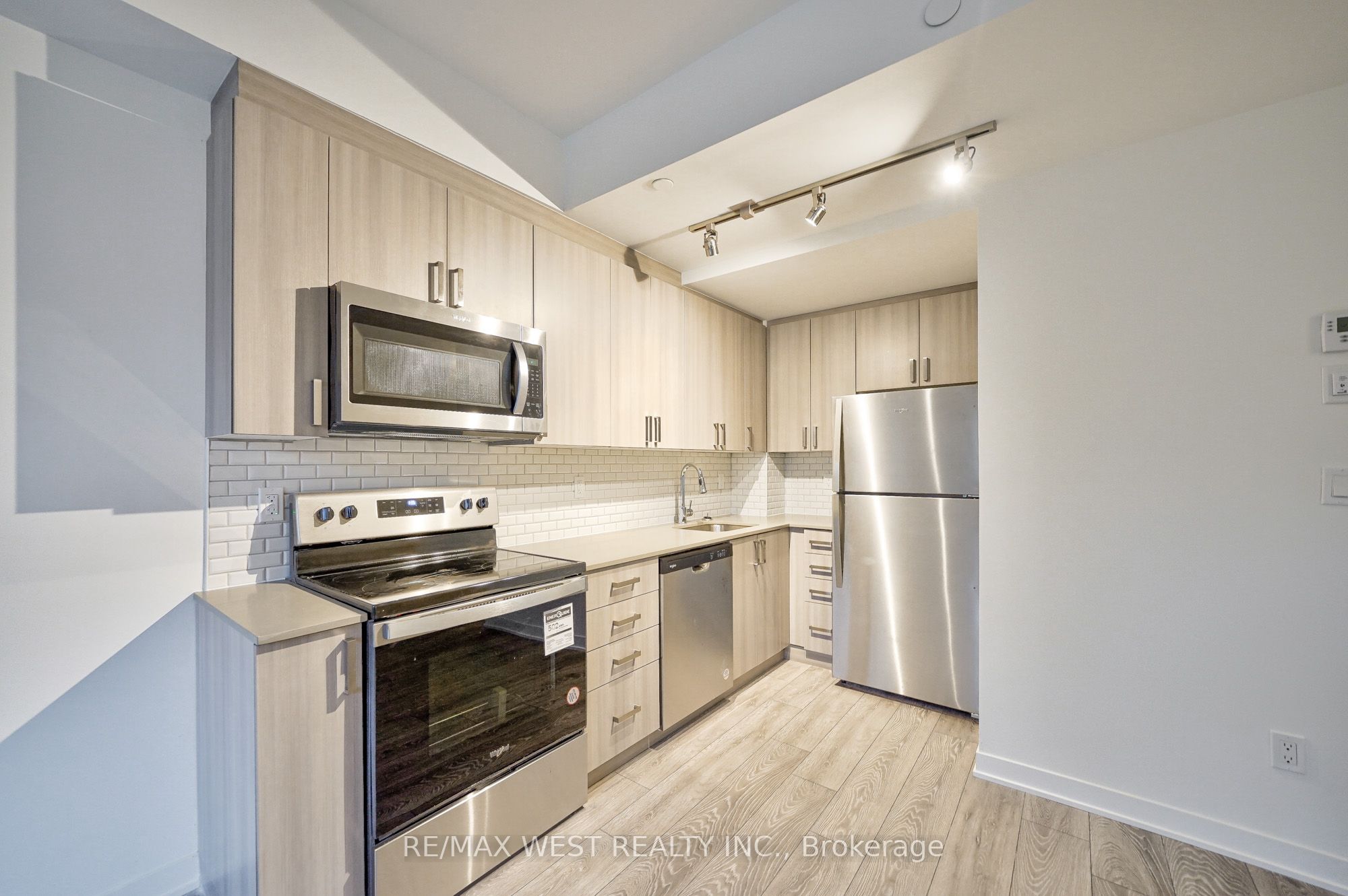 4015 Hickory Drive, #Th11