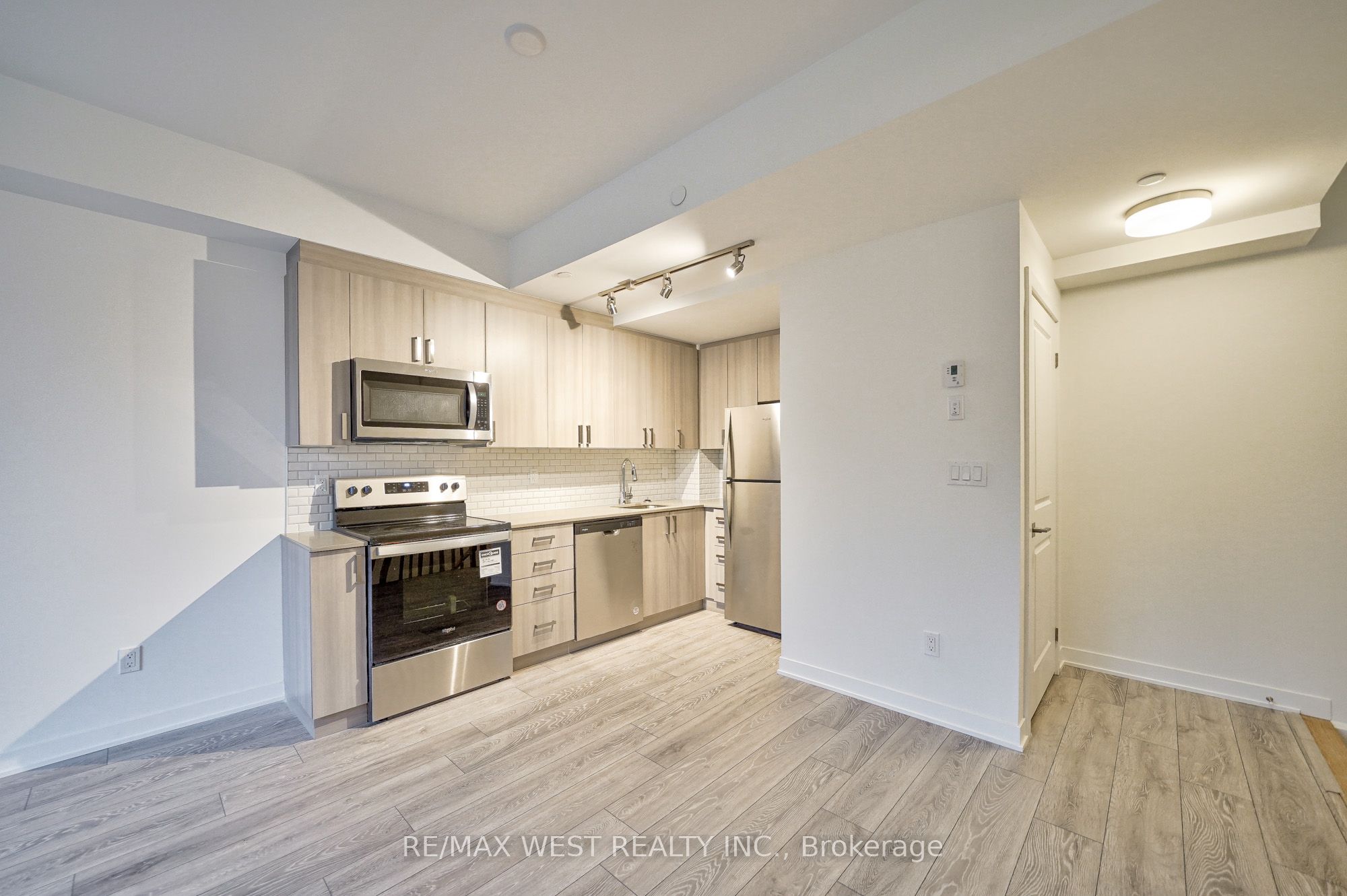 4015 Hickory Drive, #Th11