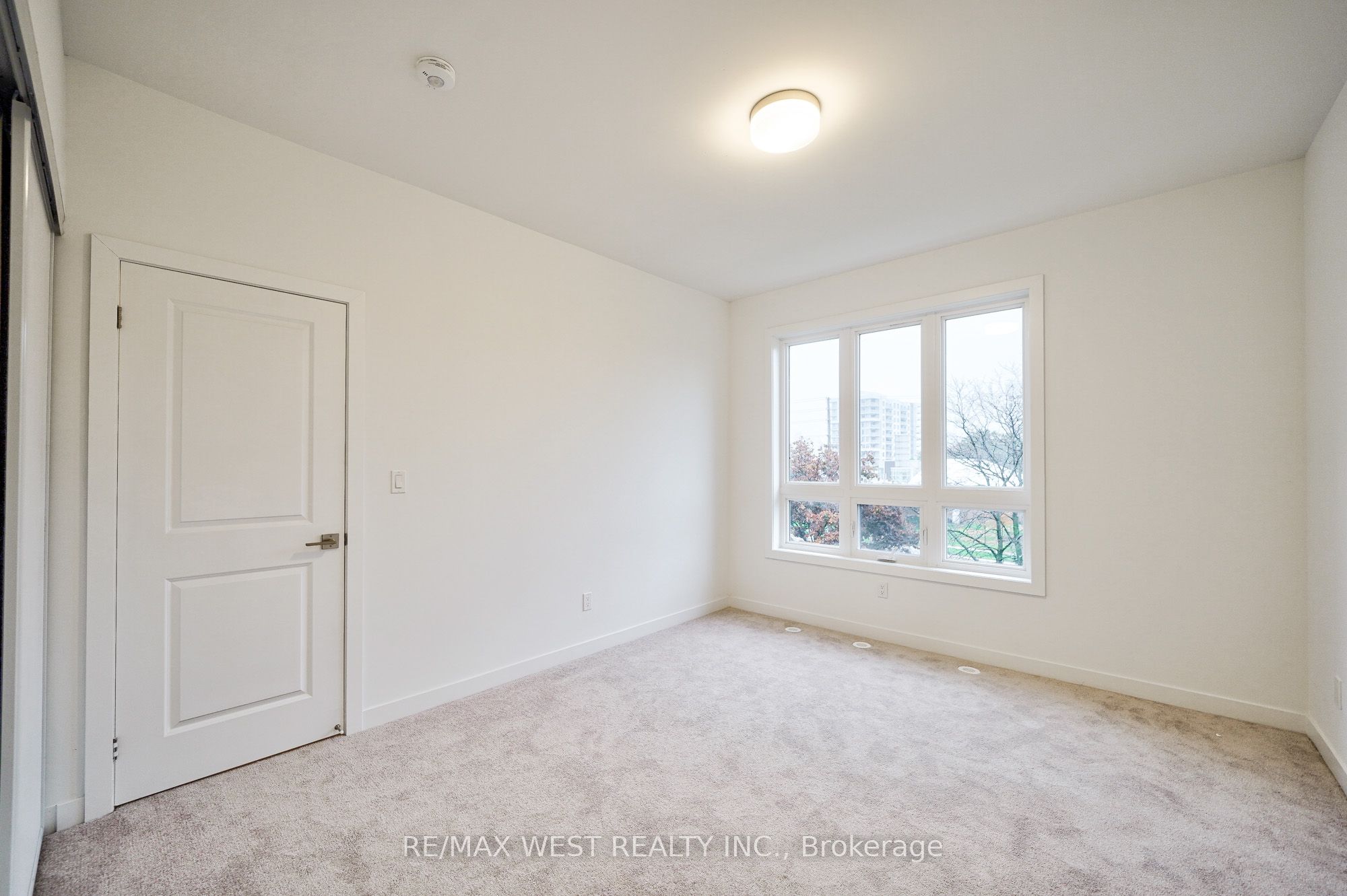 4015 Hickory Drive, #Th11