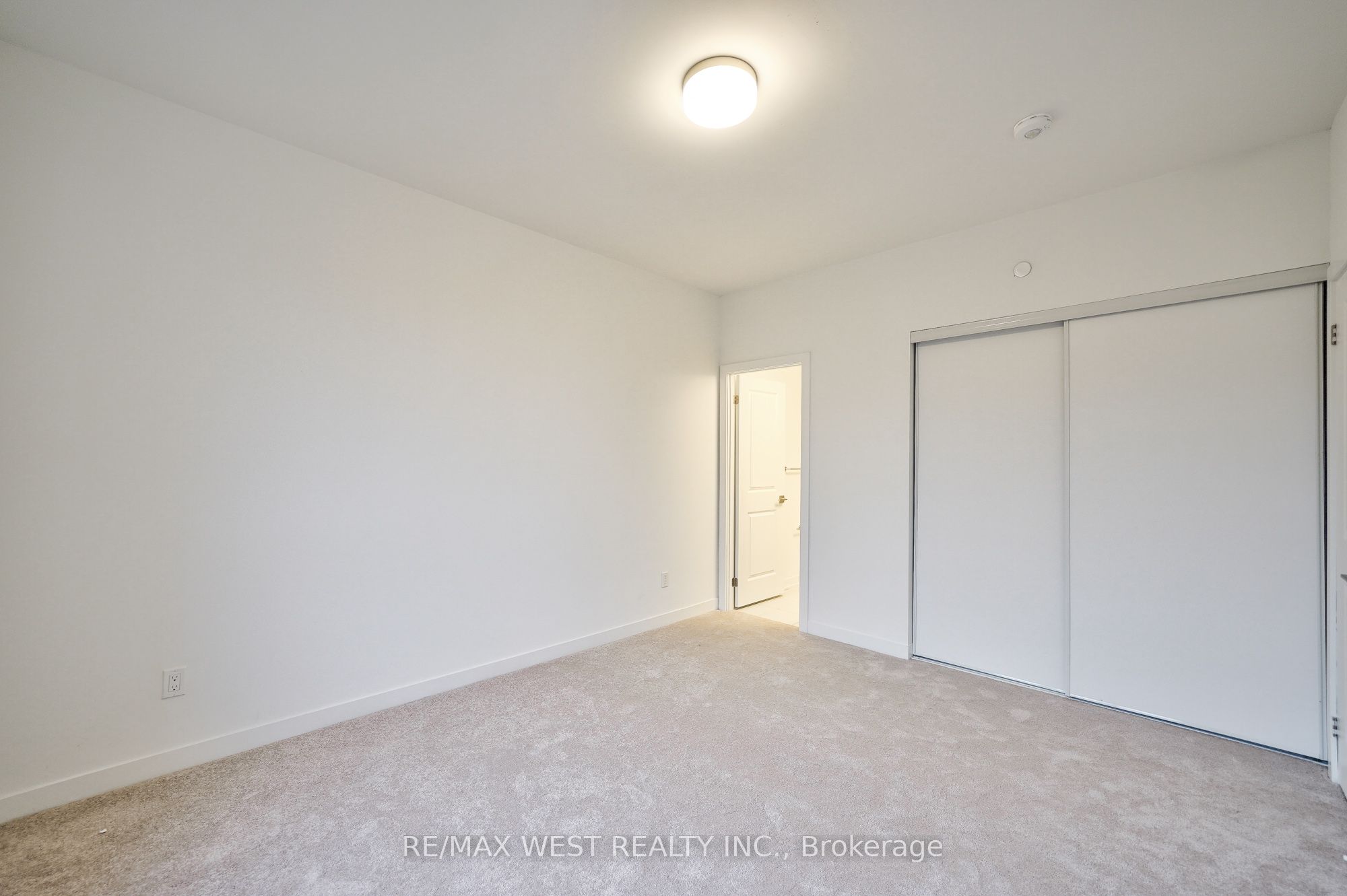 4015 Hickory Drive, #Th11