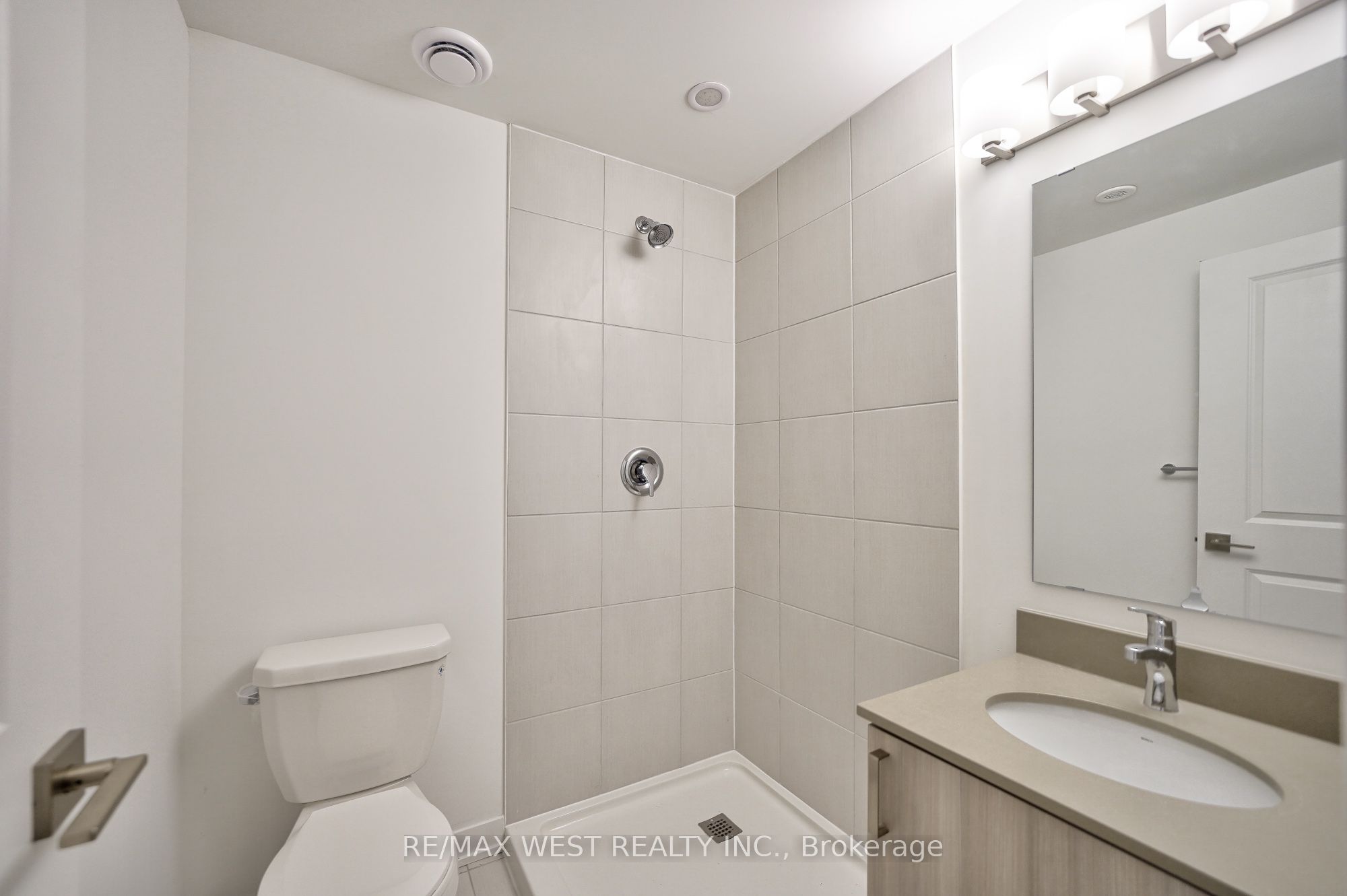 4015 Hickory Drive, #Th11