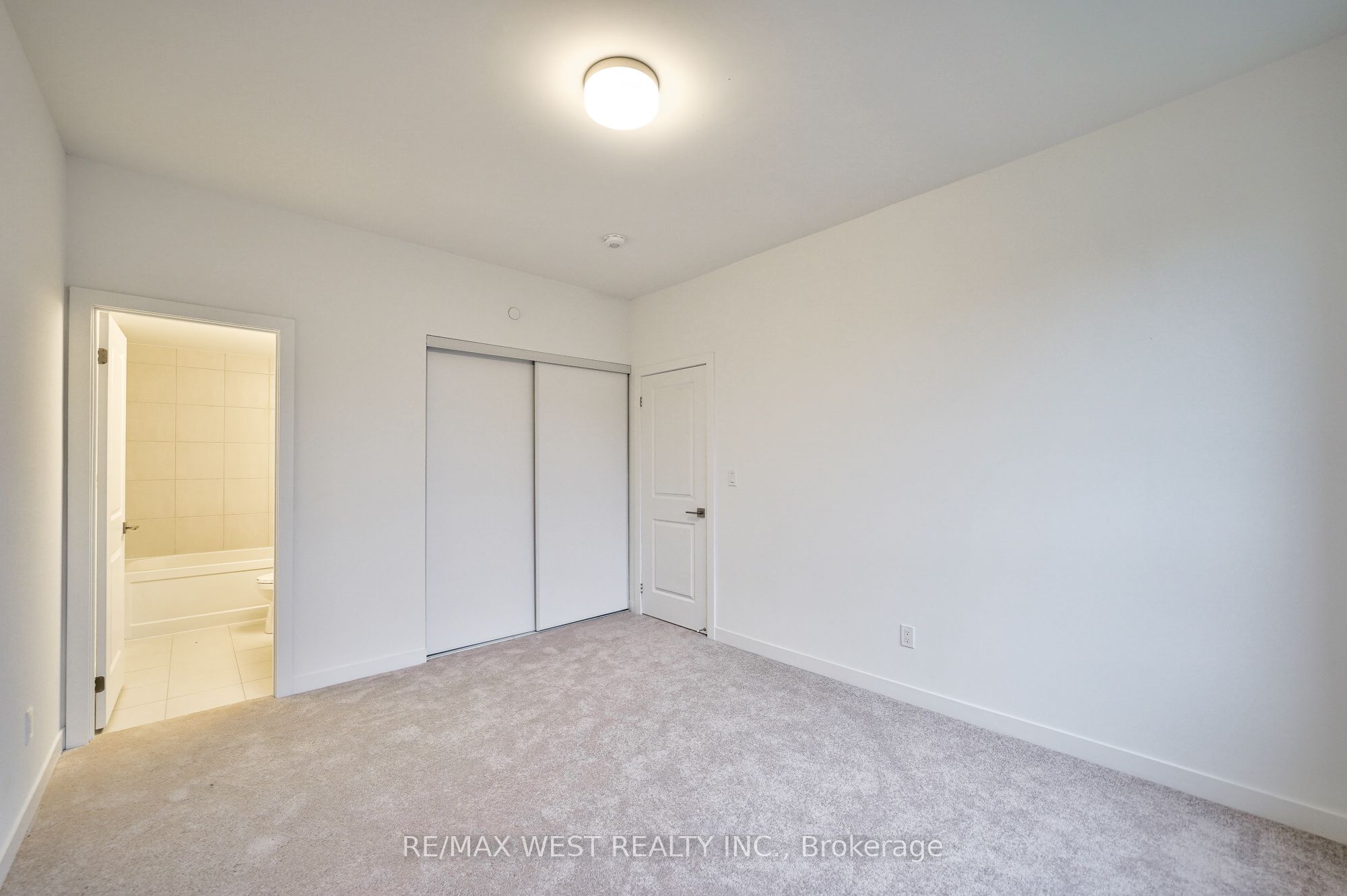 4015 Hickory Drive, #Th11