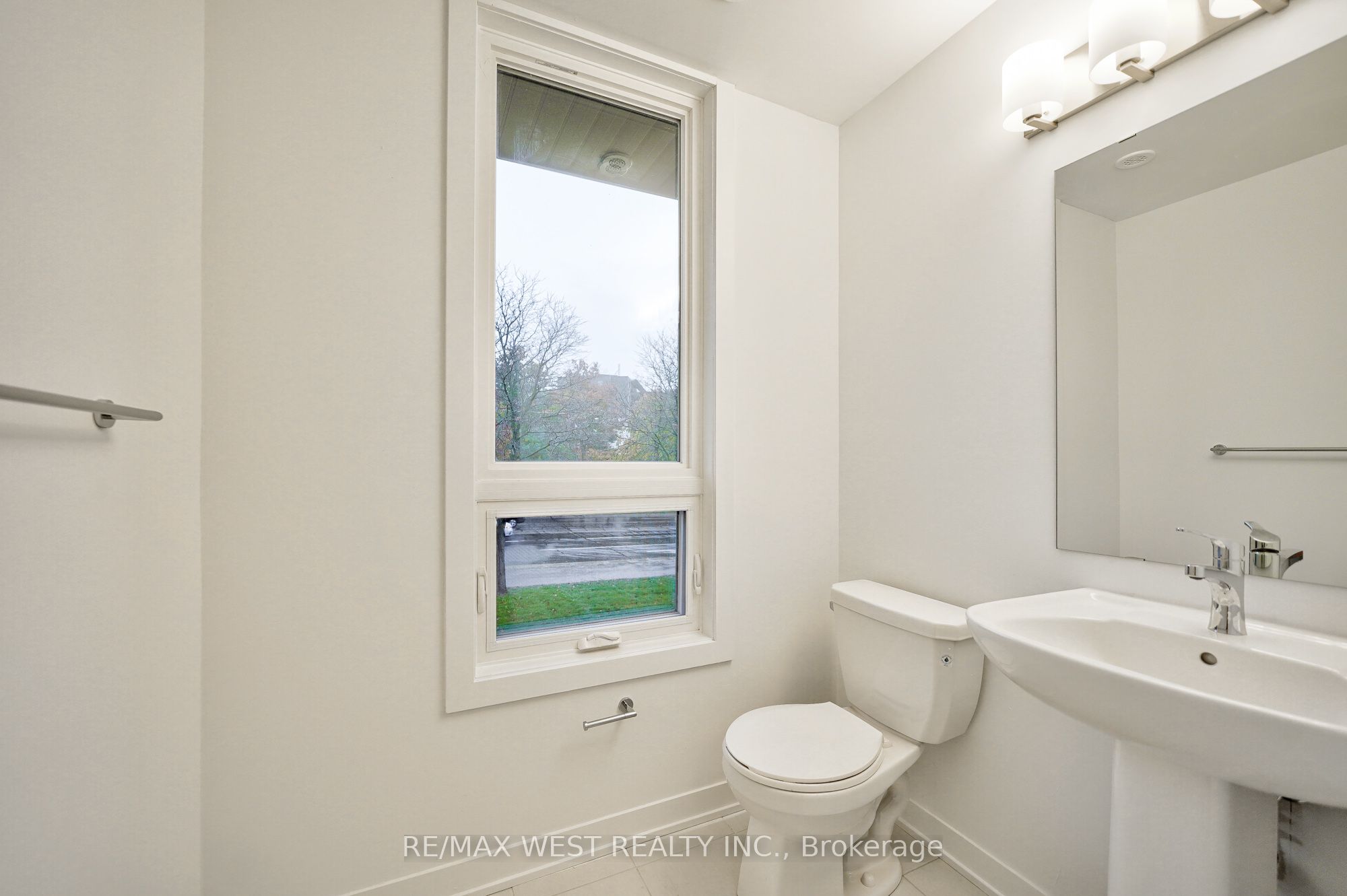 4015 Hickory Drive, #Th11