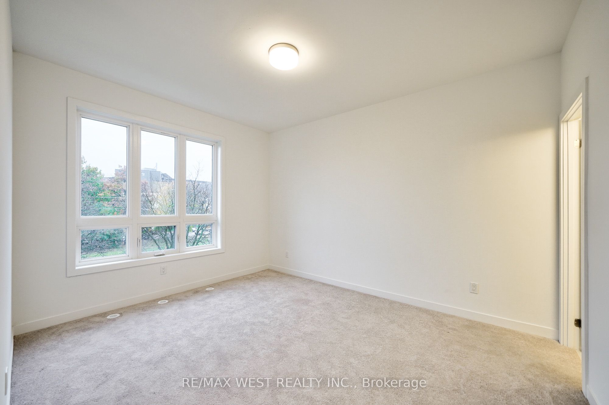 4015 Hickory Drive, #Th11