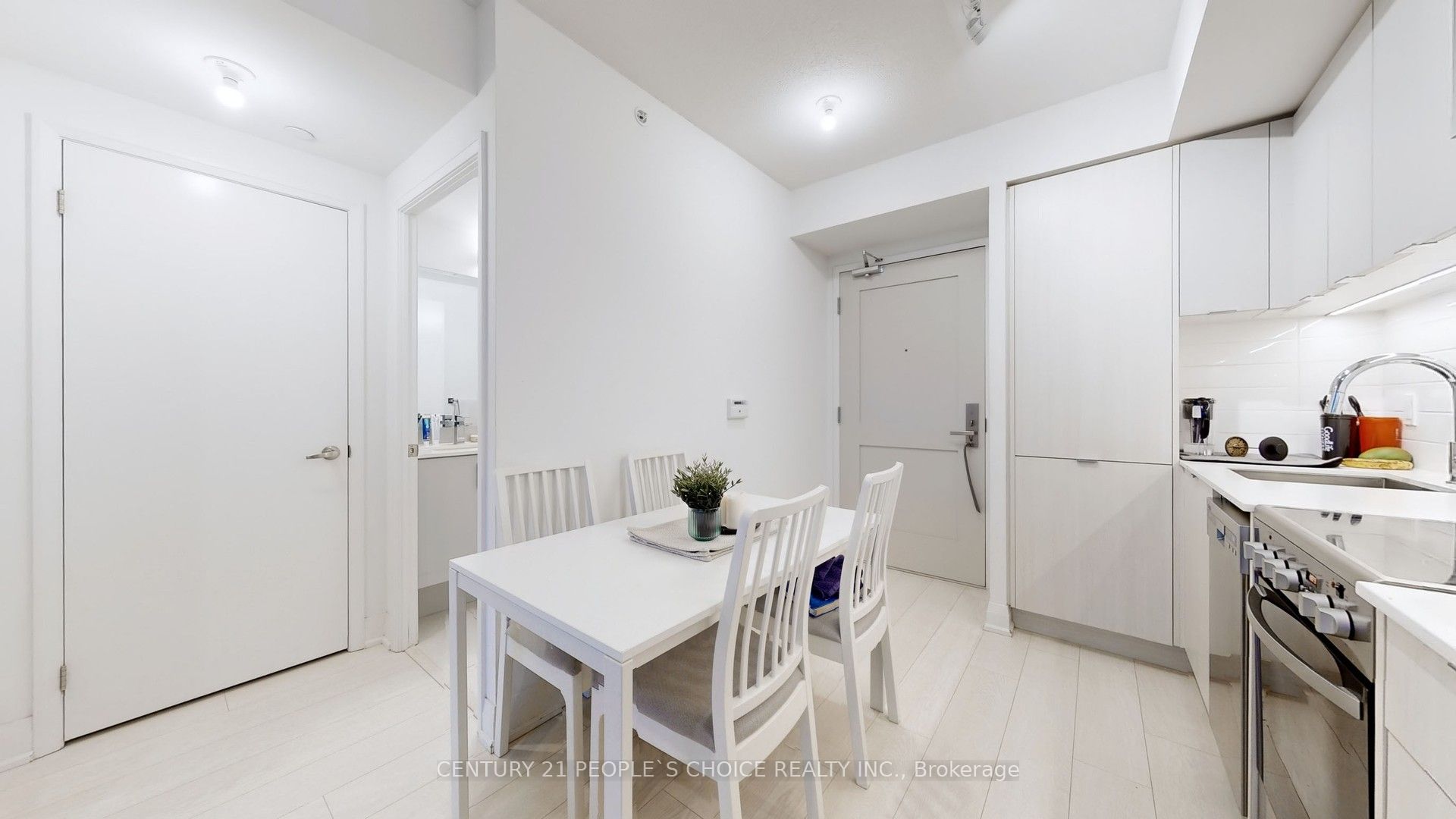 26 Gibbs Road, #827