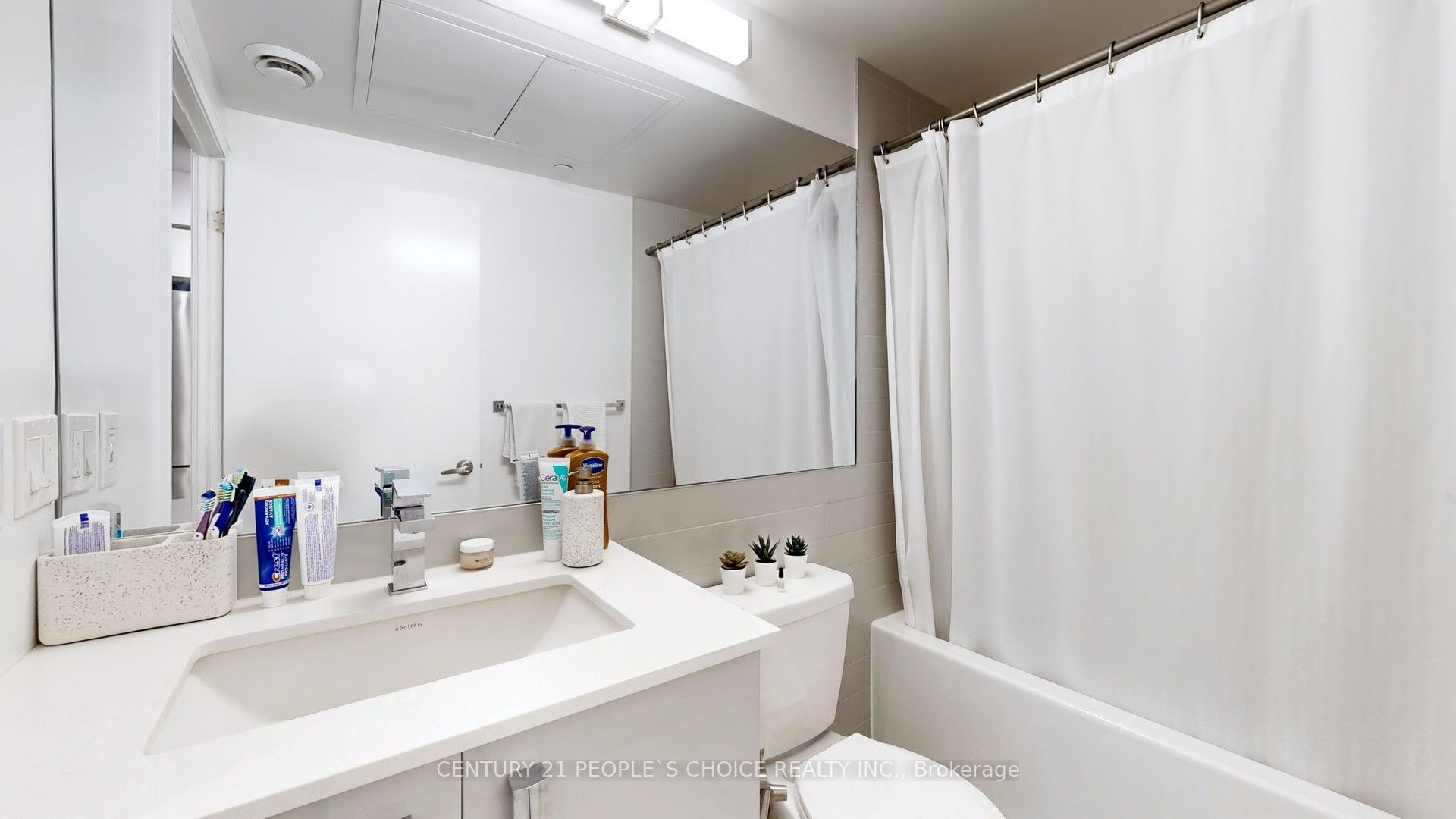 26 Gibbs Road, #827