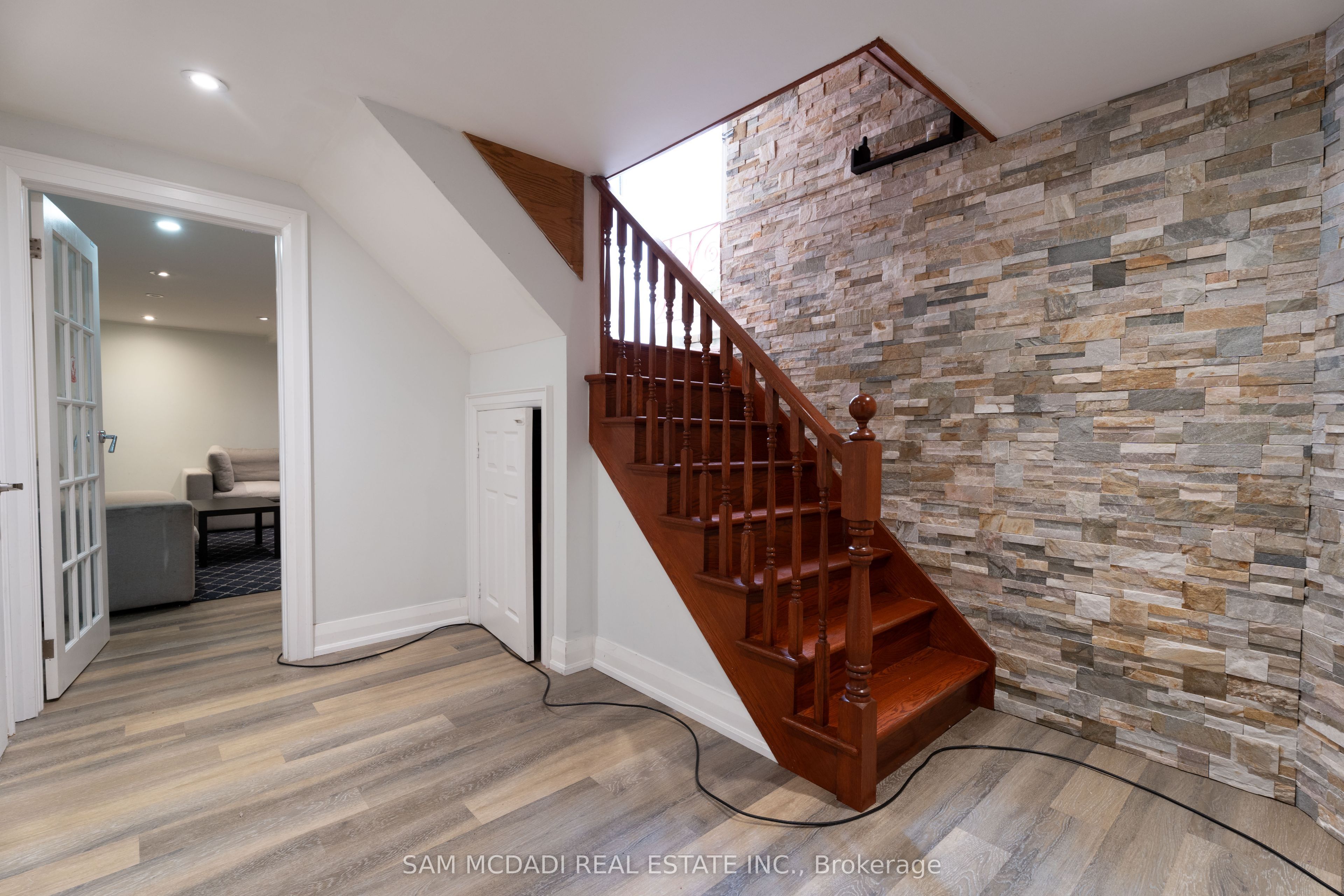 4484 Jenkins Crescent