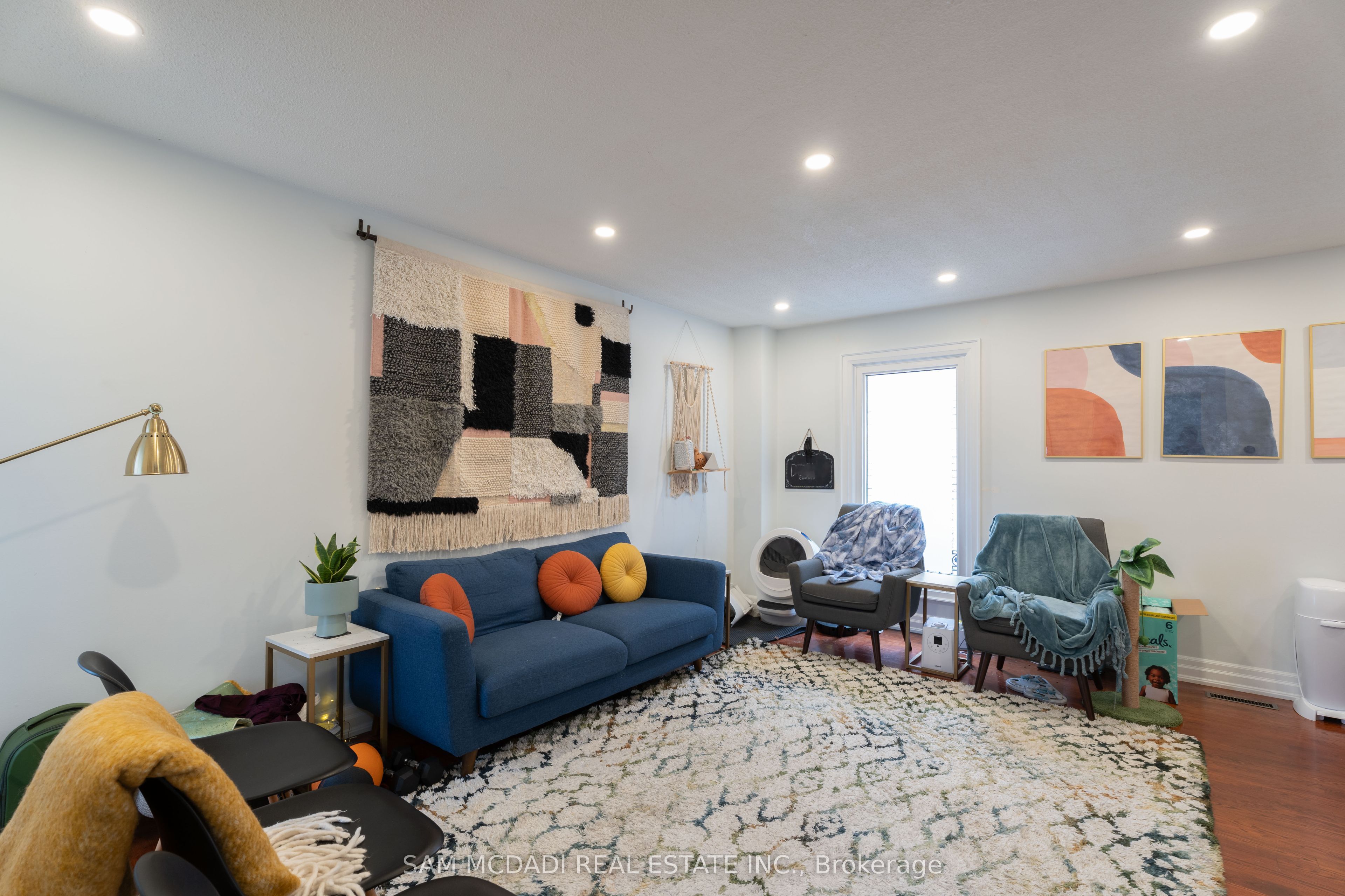 4484 Jenkins Crescent