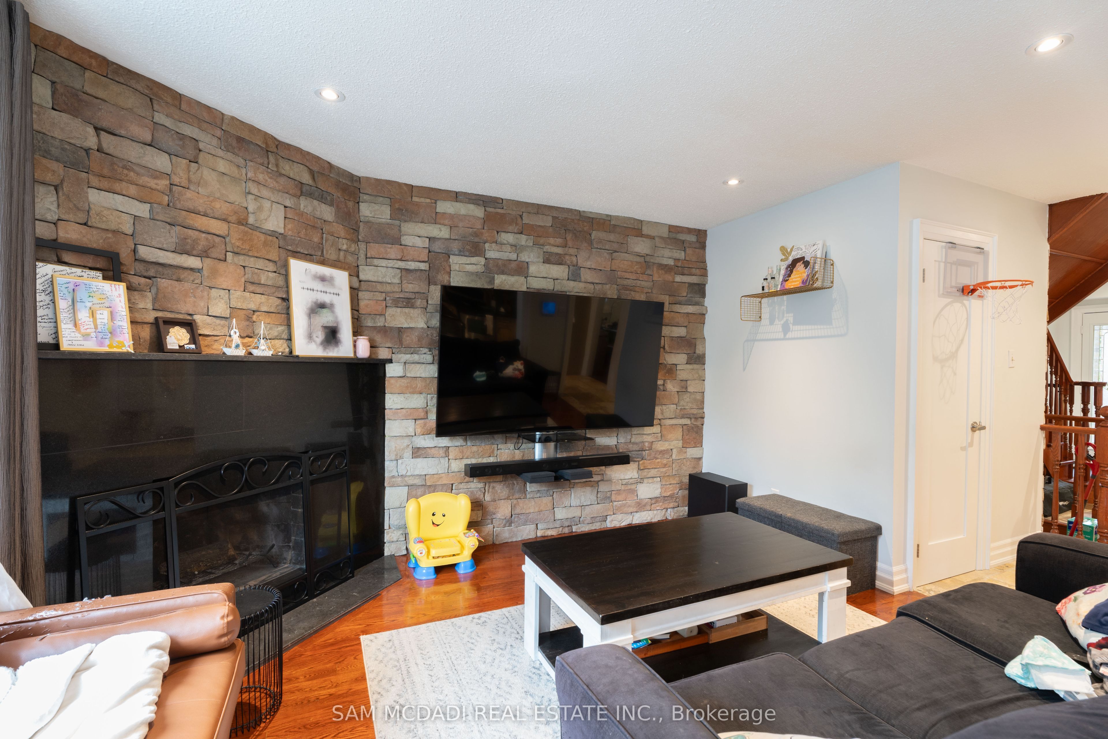 4484 Jenkins Crescent