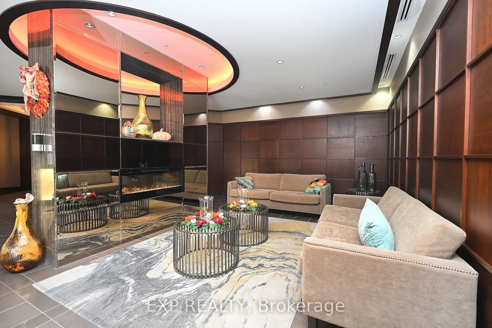 2480 Prince Michael Drive, #724