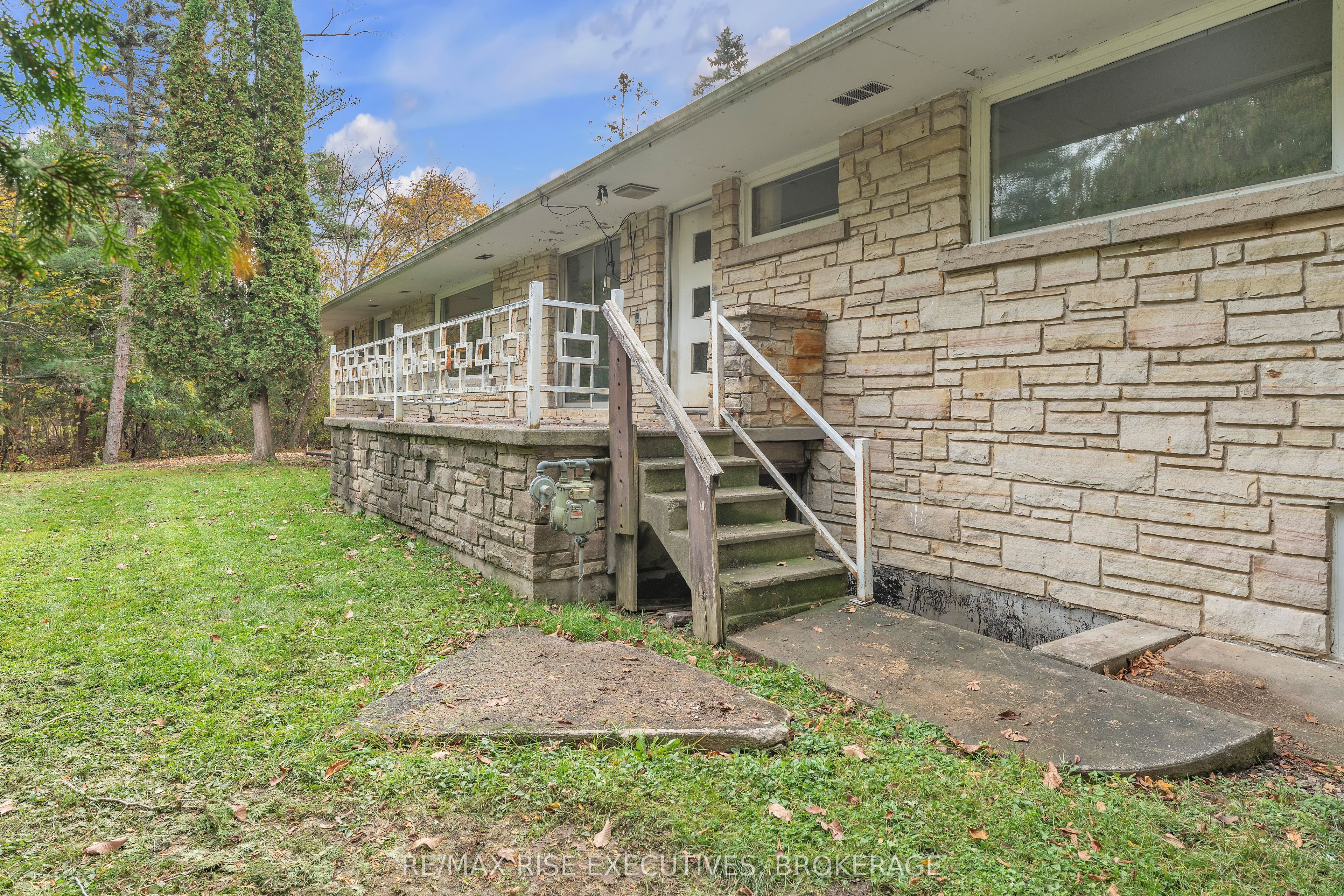 1802 Sydenham Road