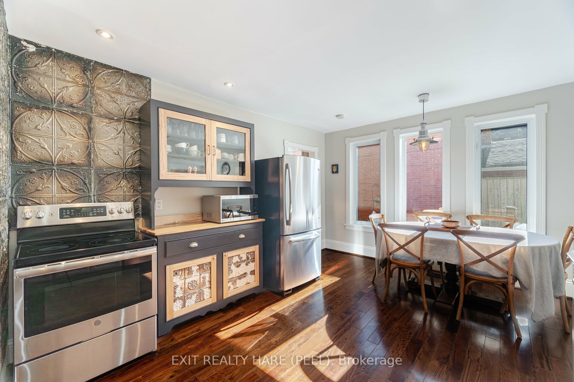 51 Osprey Street S