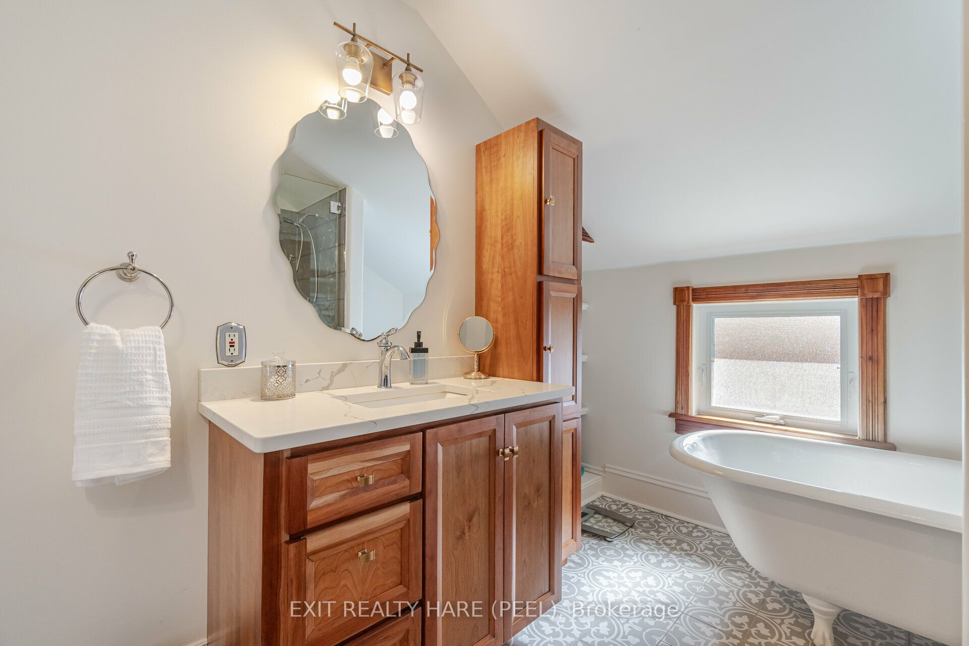 51 Osprey Street S