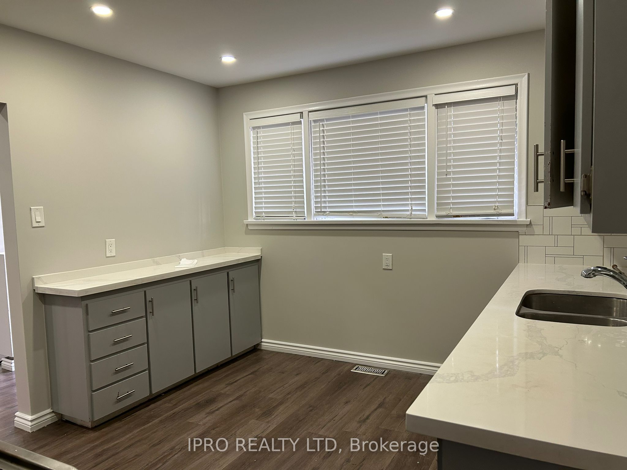 284 Cedar Crescent