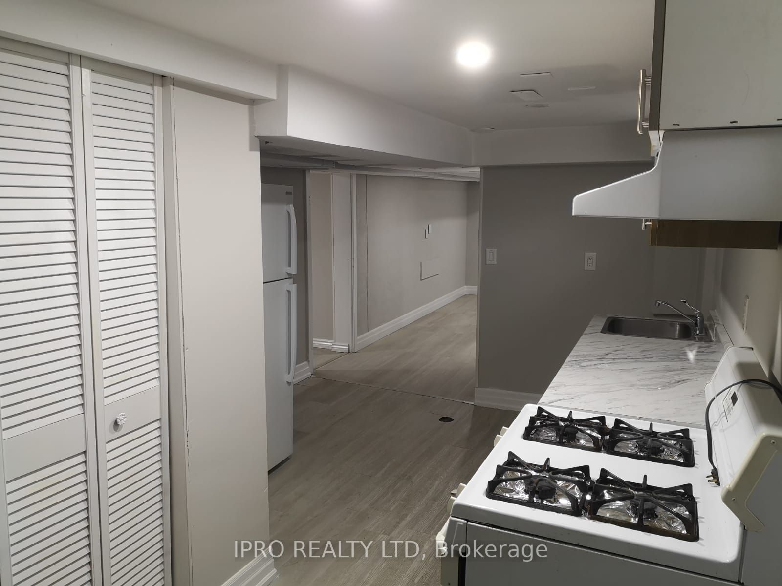 284 Cedar Crescent
