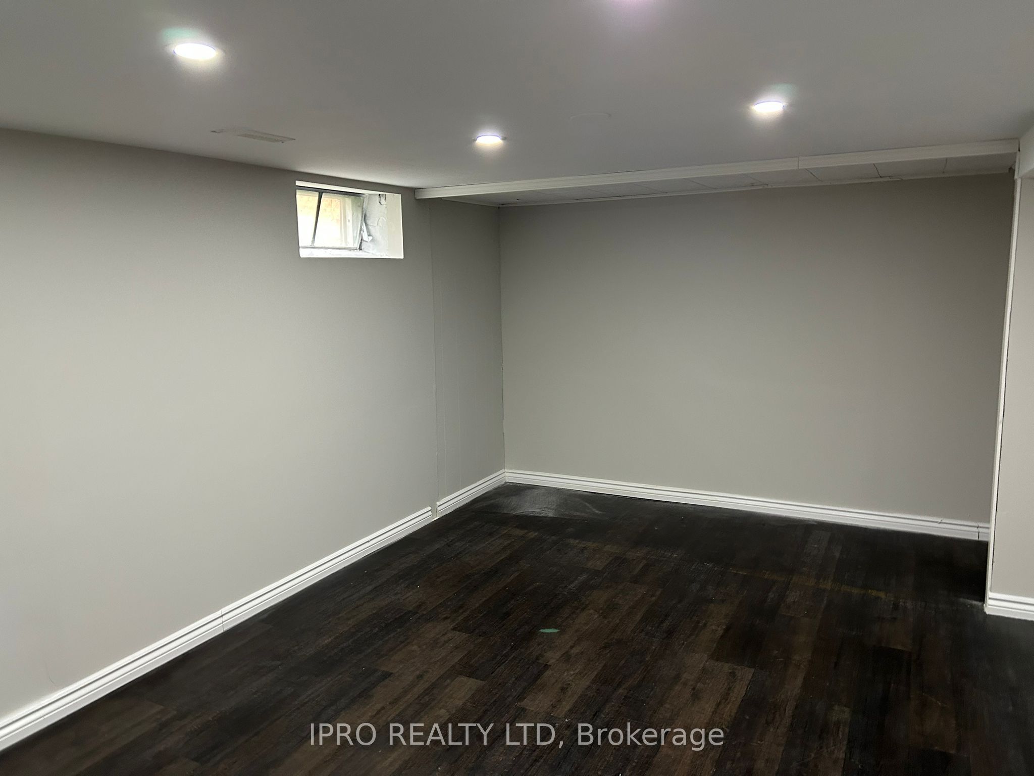284 Cedar Crescent
