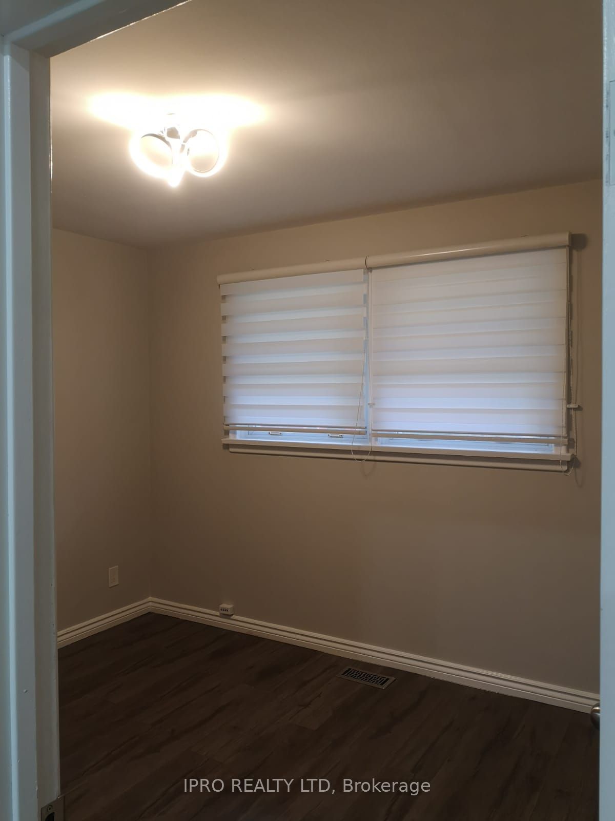 284 Cedar Crescent