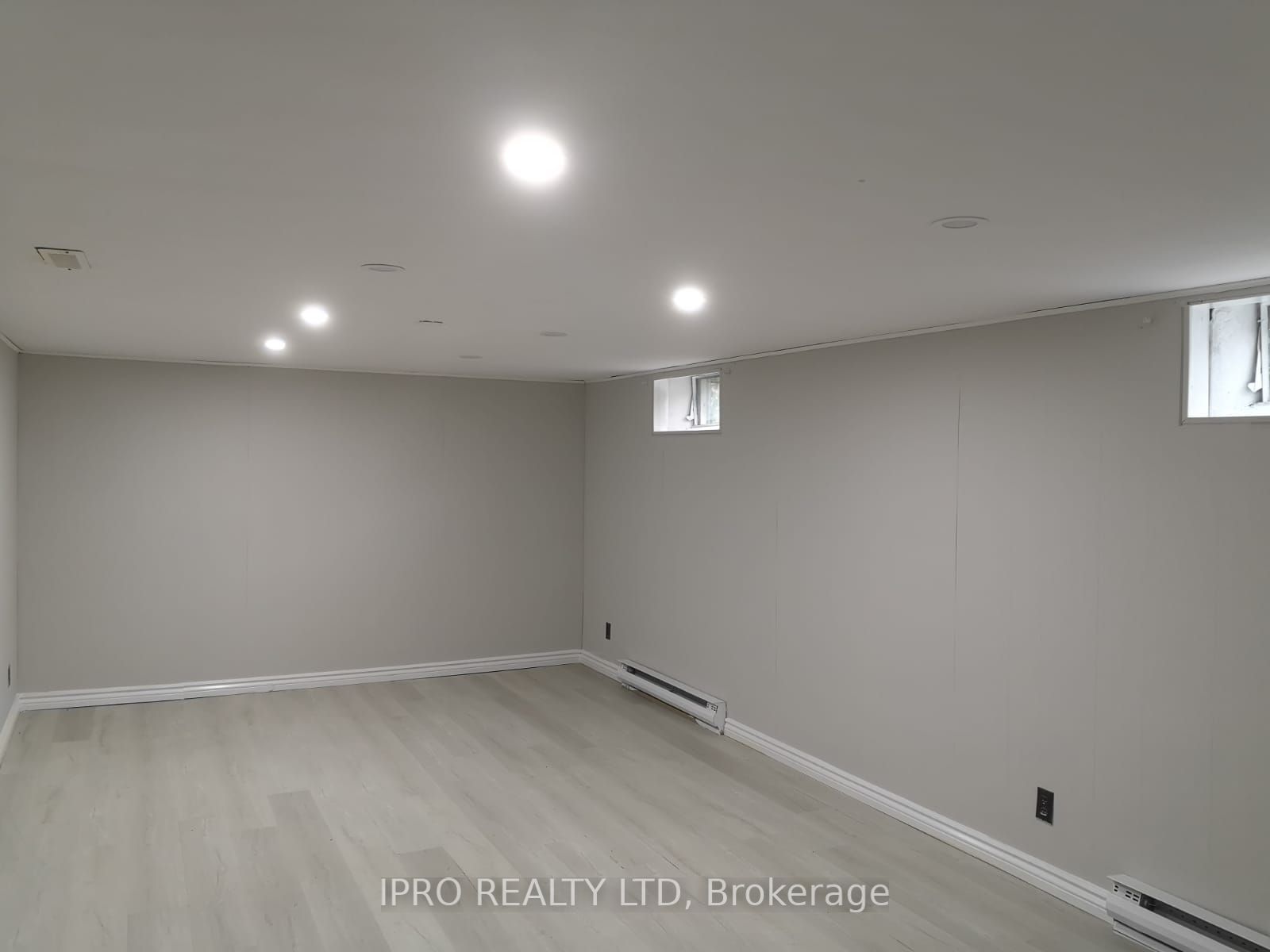 284 Cedar Crescent