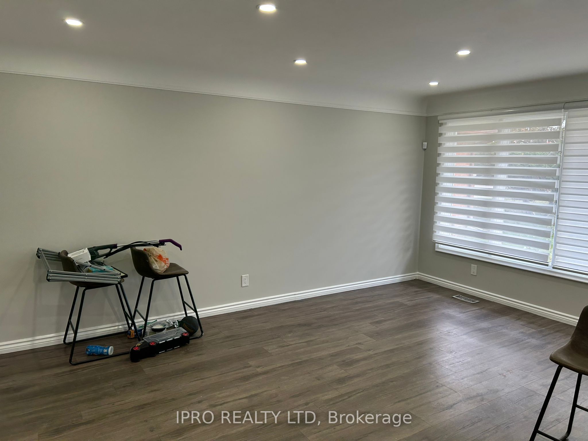 284 Cedar Crescent