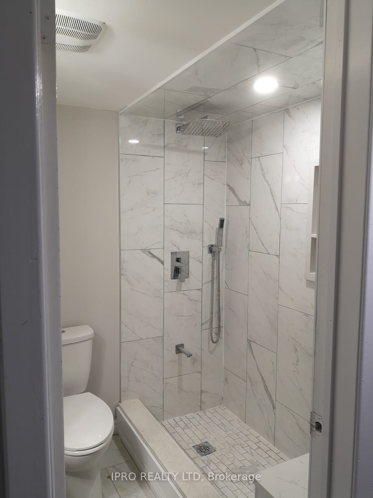 284 Cedar Crescent