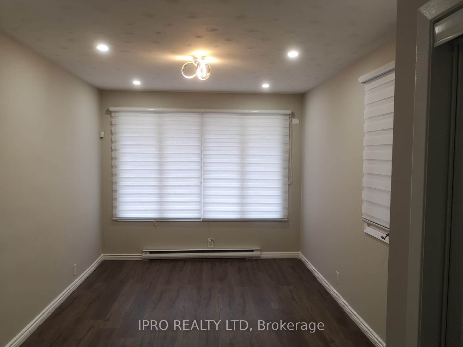 284 Cedar Crescent