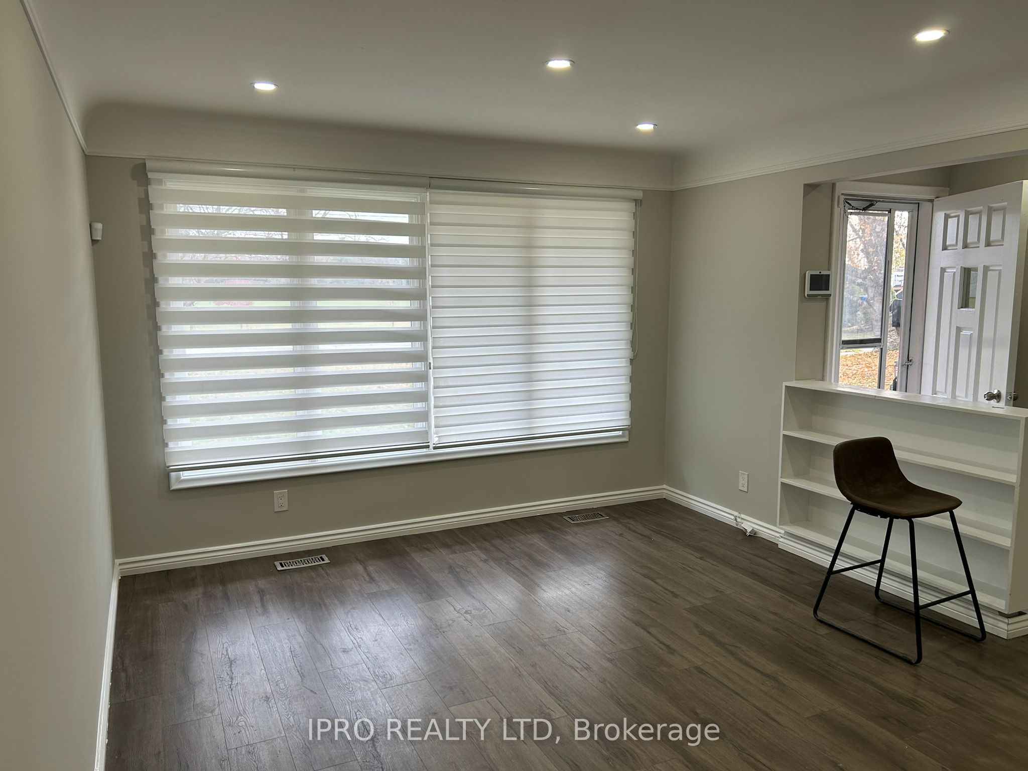 284 Cedar Crescent