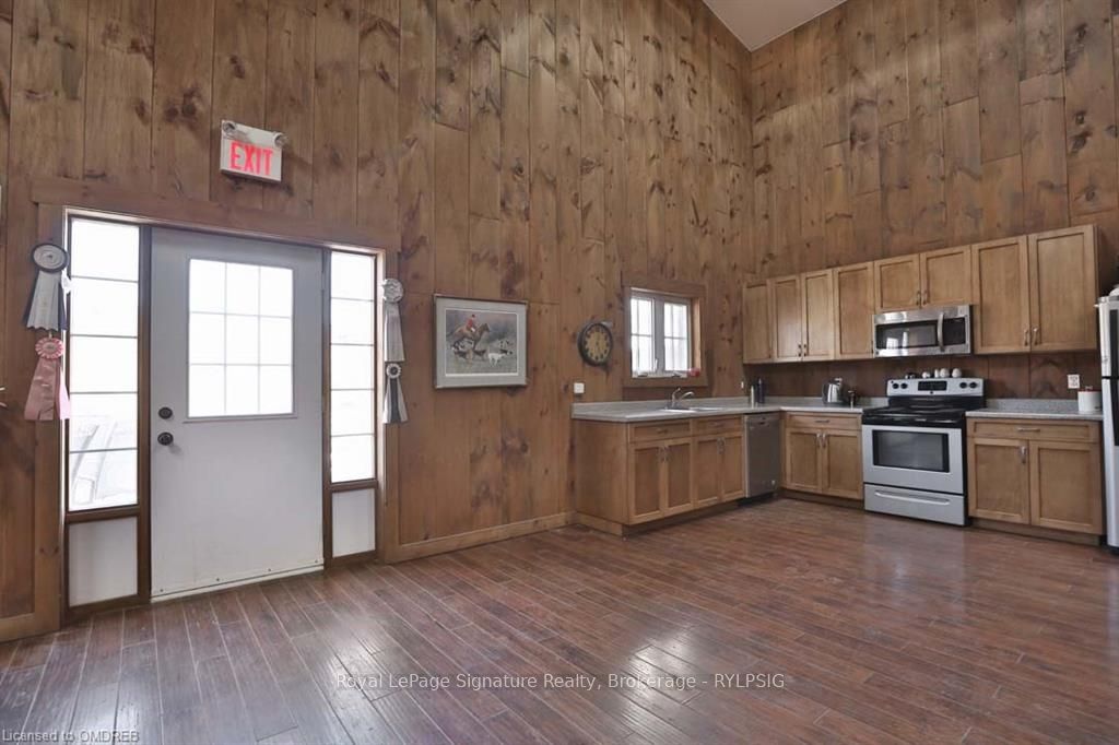 1694 CENTRE RD