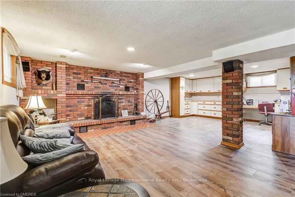 1602 HIGHWAY 6 N