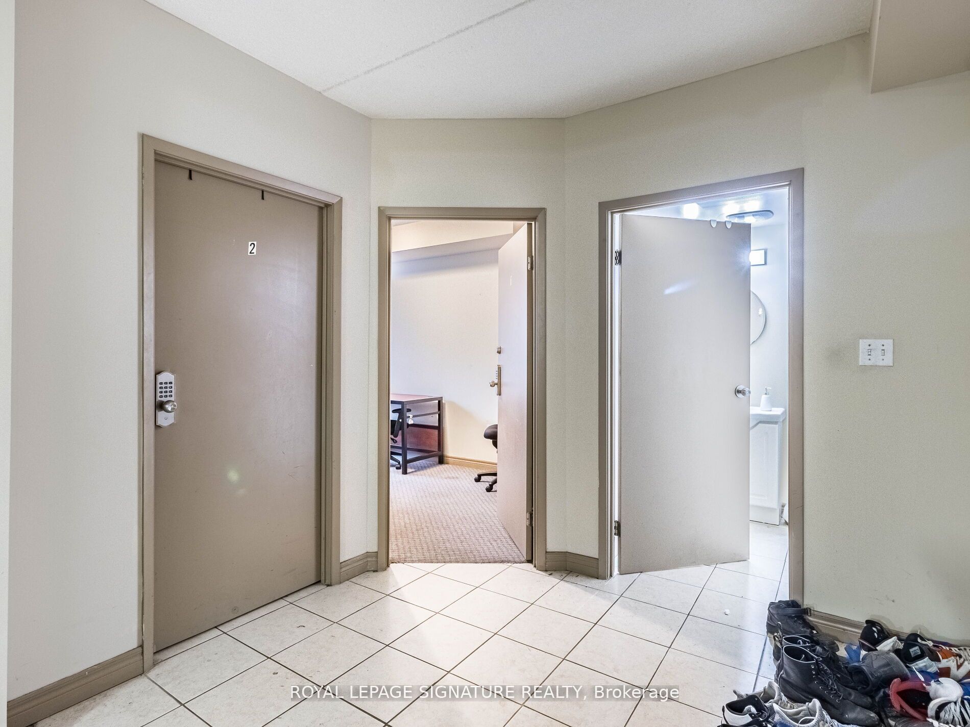 251 Lester Street #206