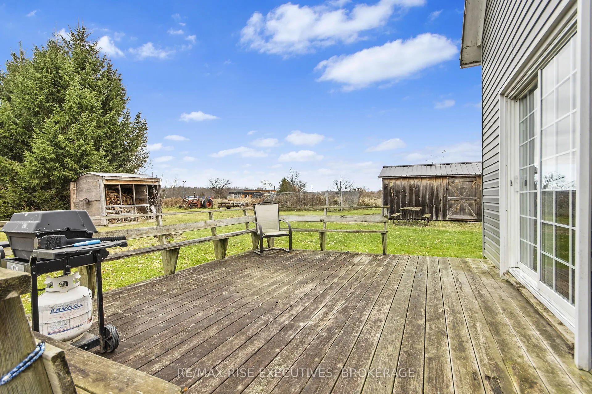 7652 County Rd 42 Road W
