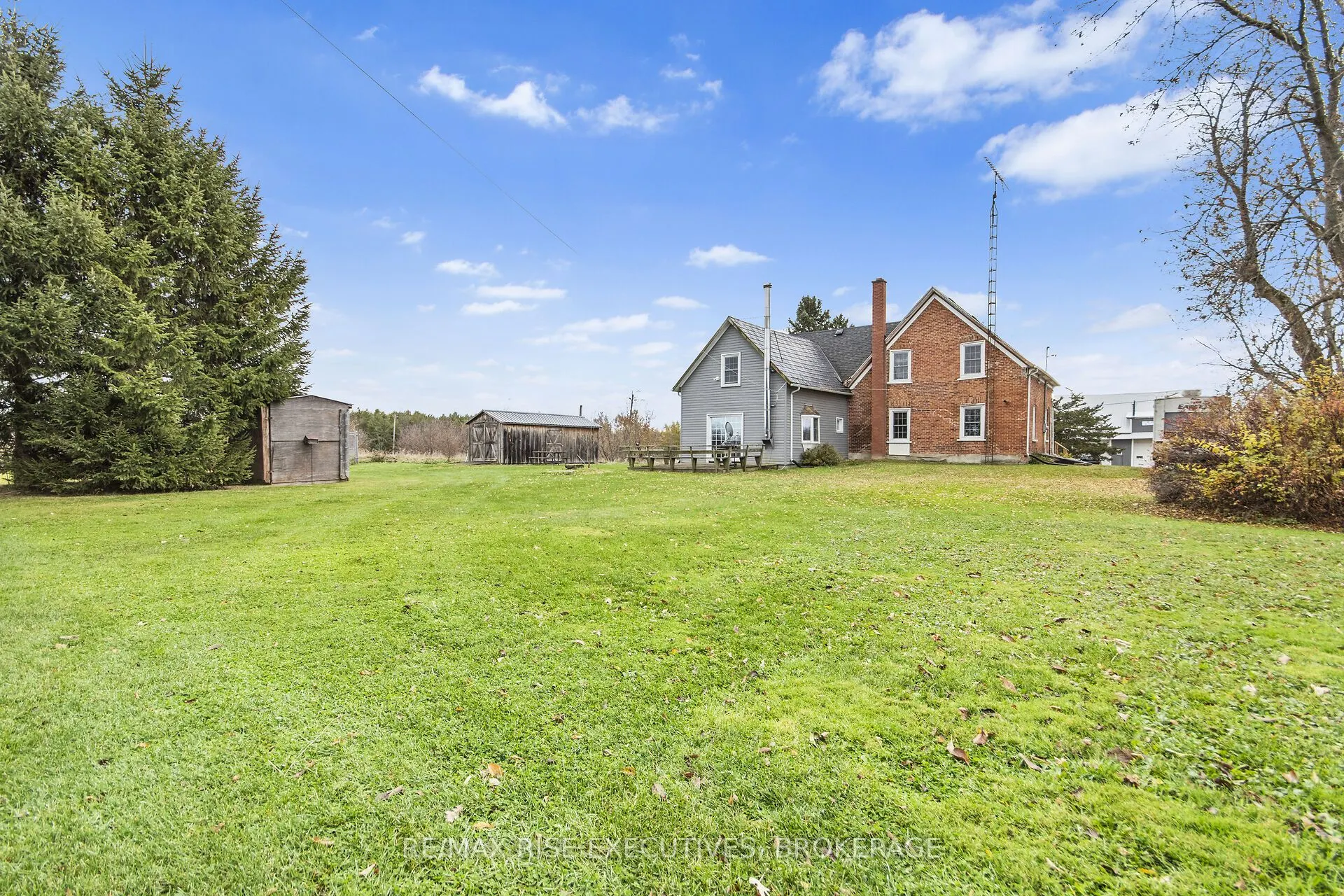 7652 County Rd 42 Road W