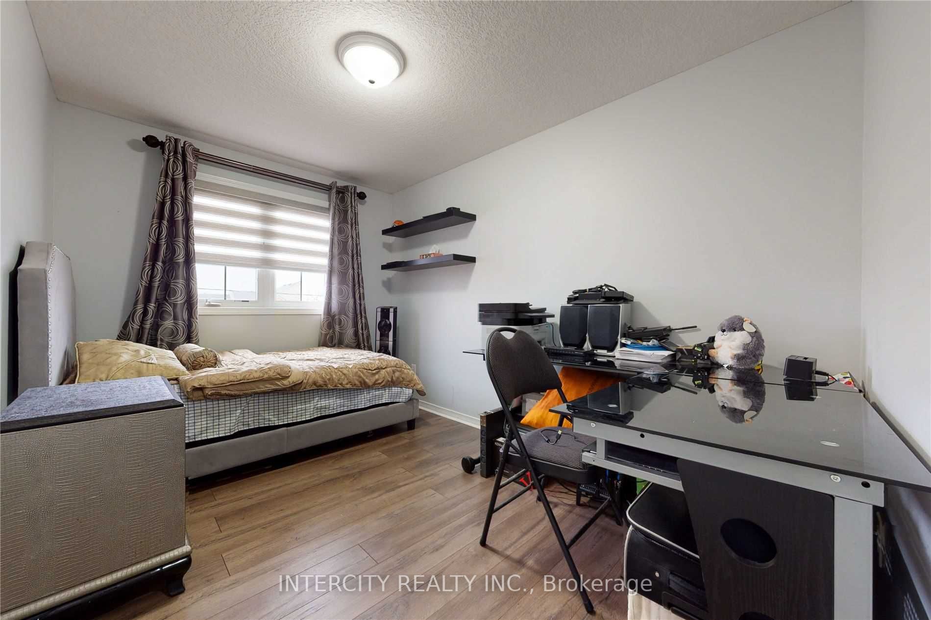 50 Howe Drive, #1A