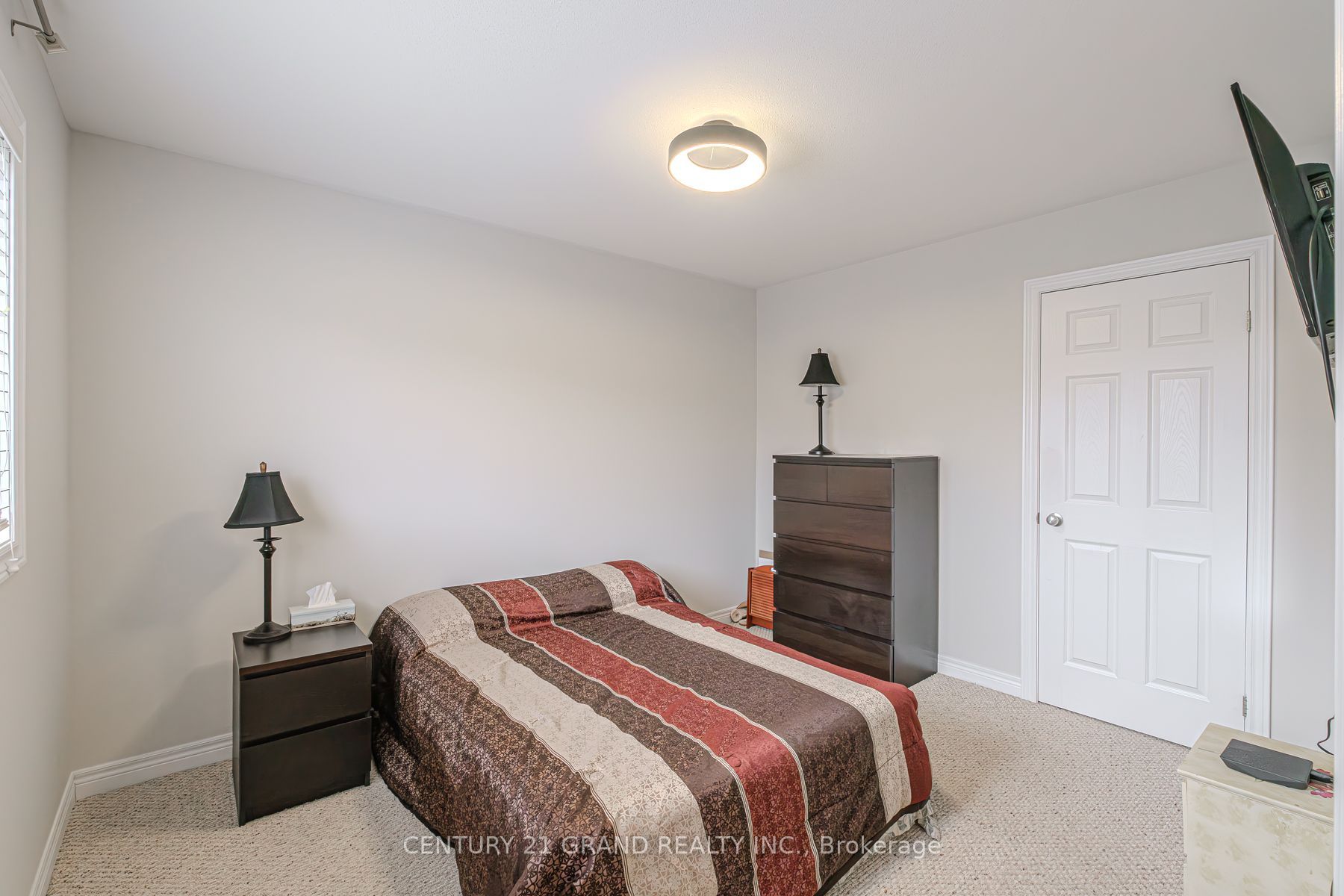 229 Springvalley Crescent