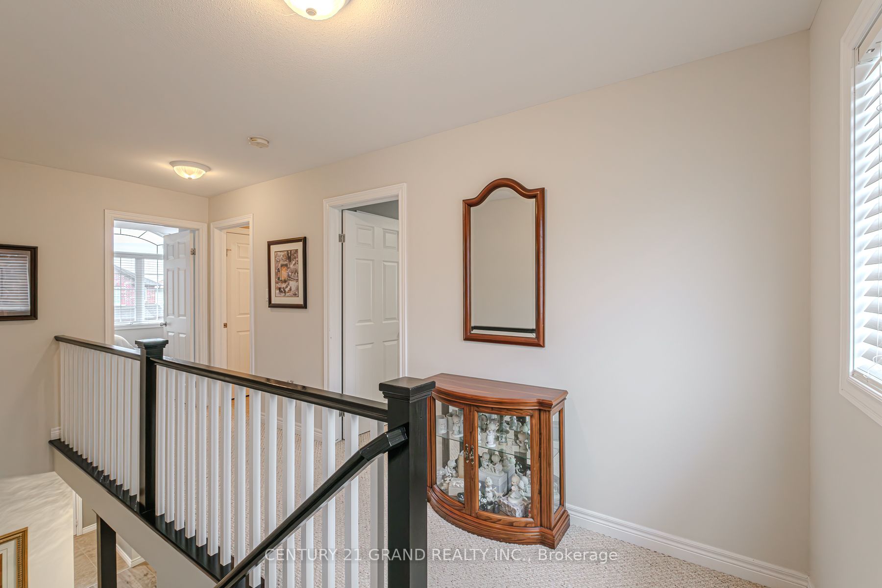 229 Springvalley Crescent