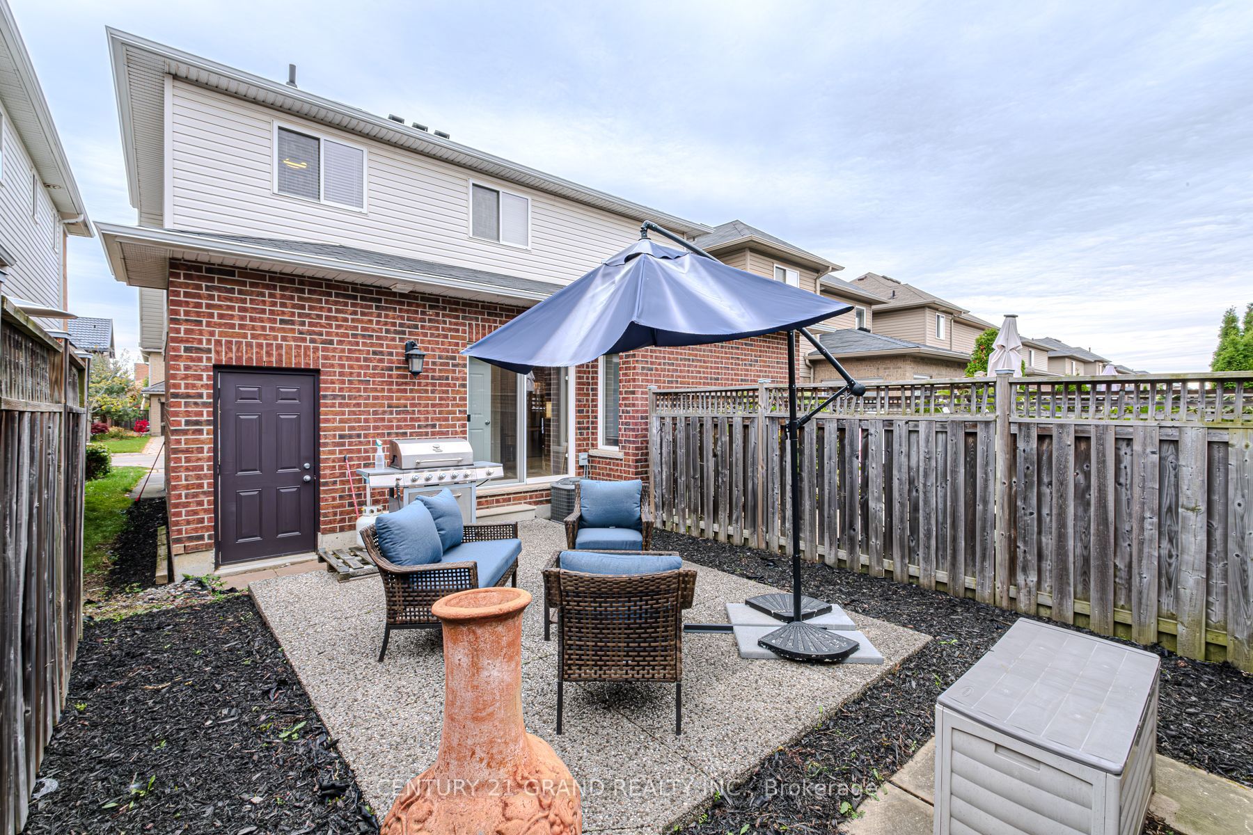 229 Springvalley Crescent