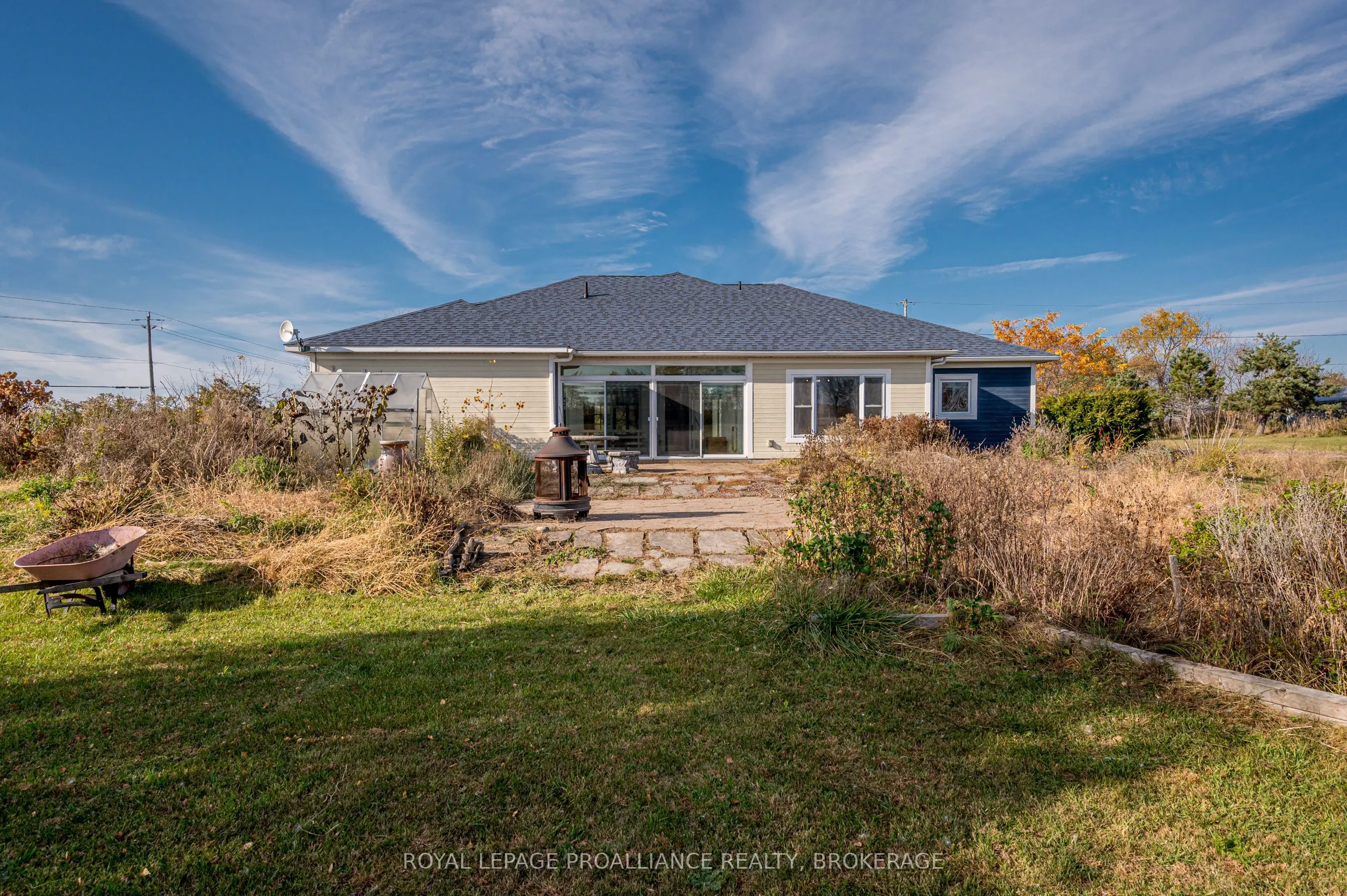 10 North Shore Road