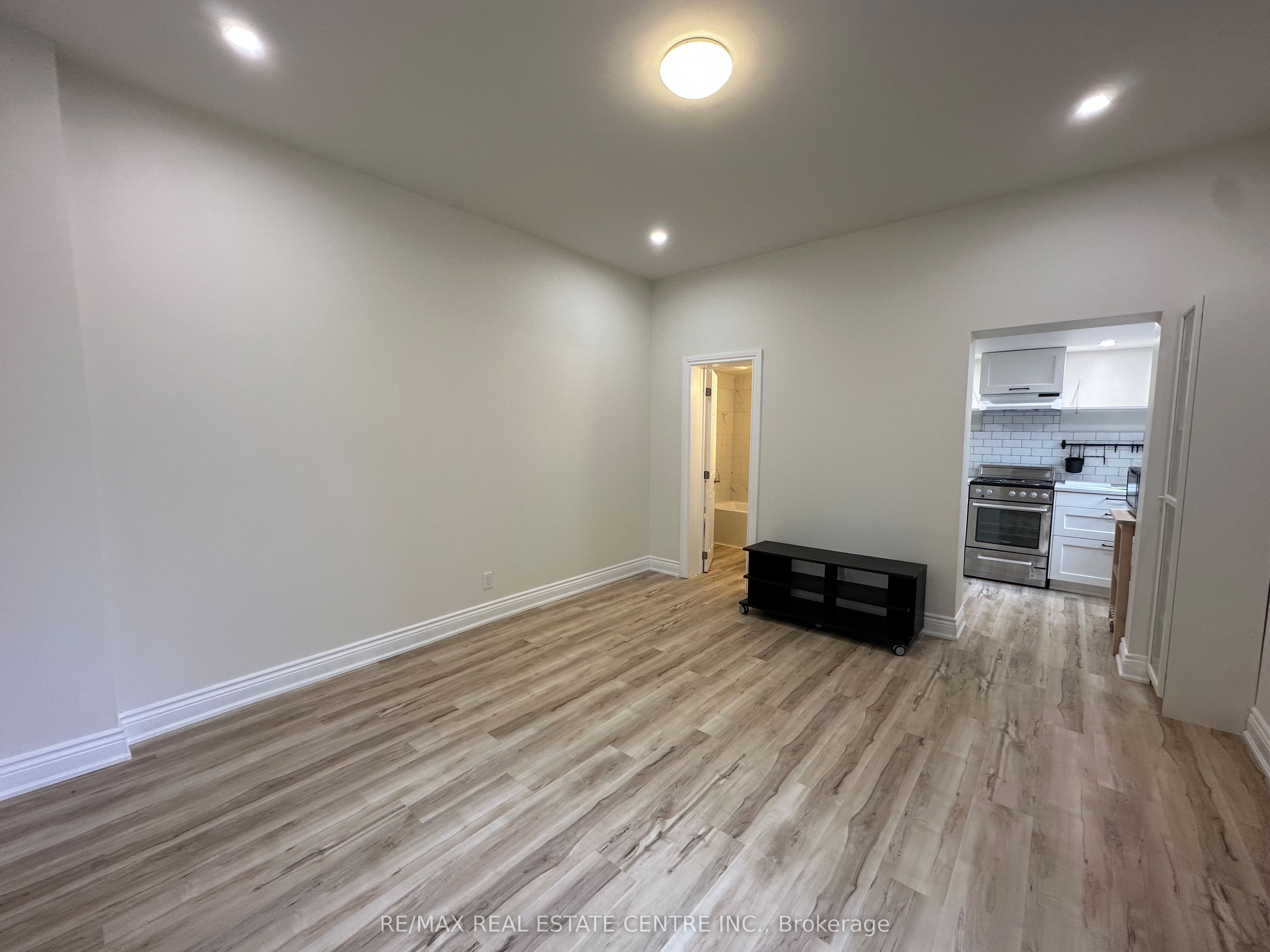 36 London Road W #B