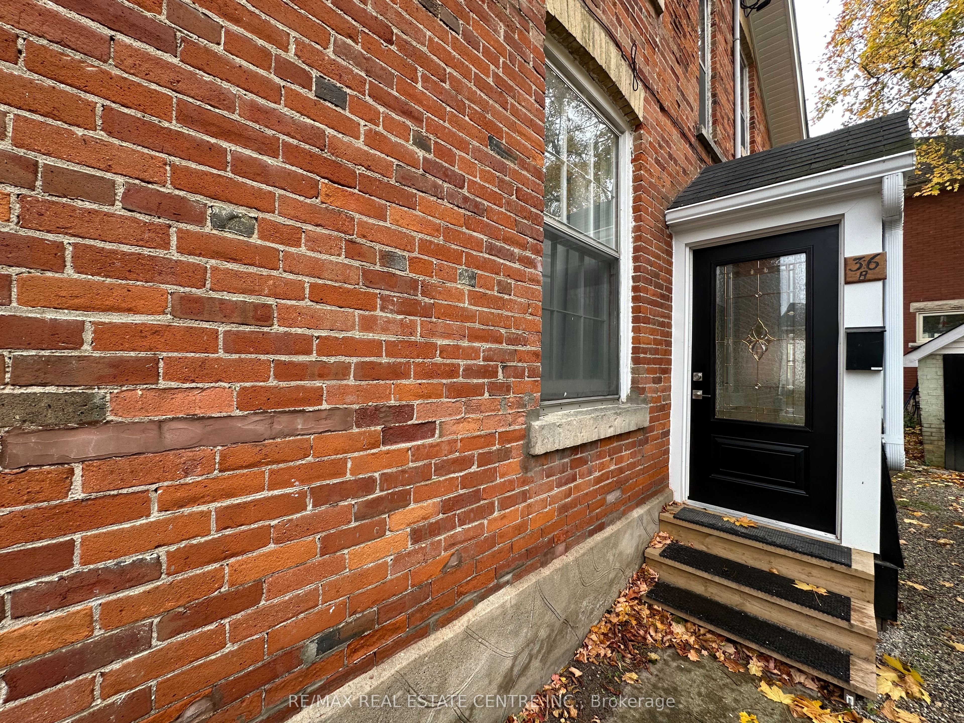 36 London Road W #B