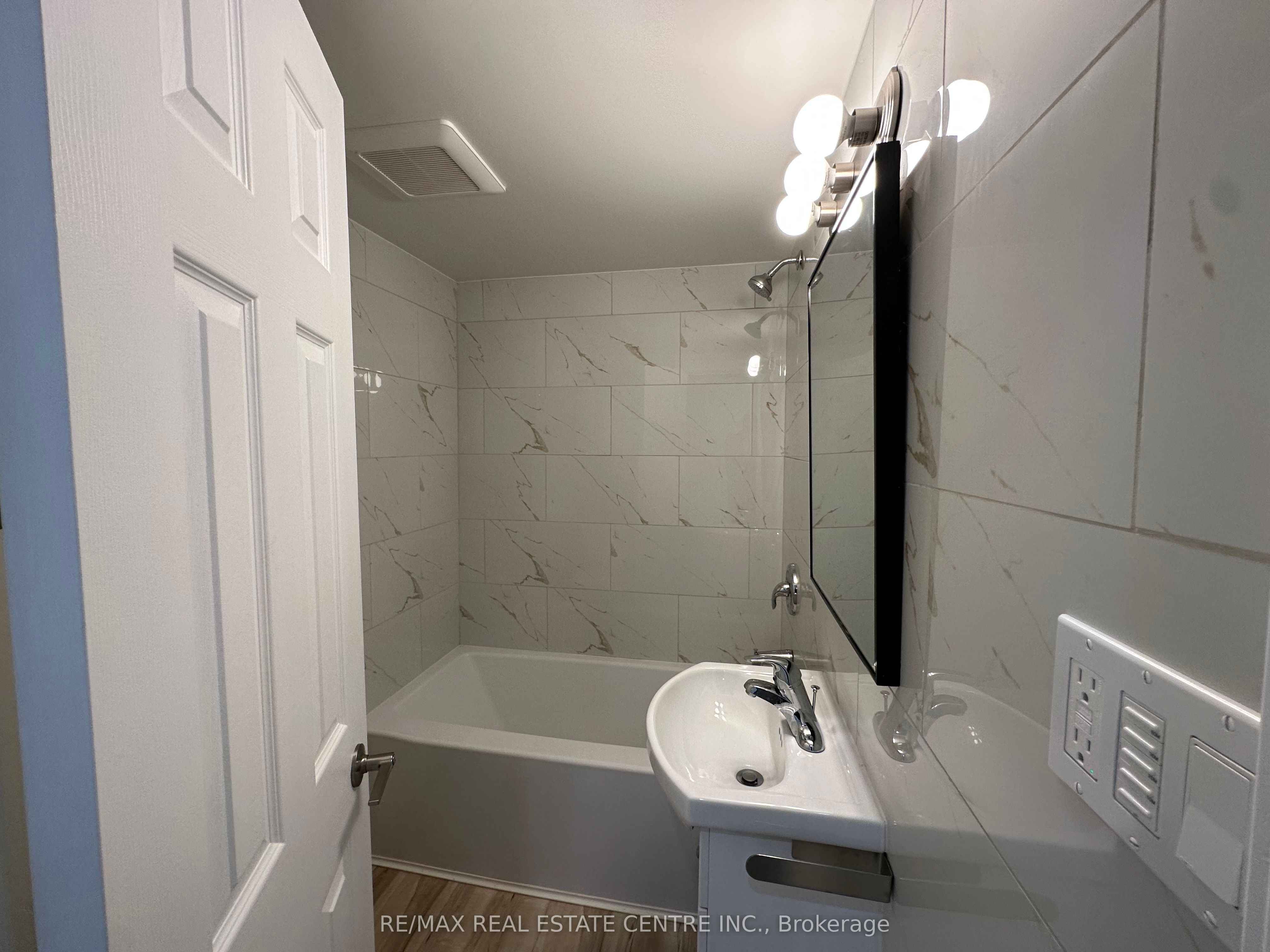 36 London Road W #B