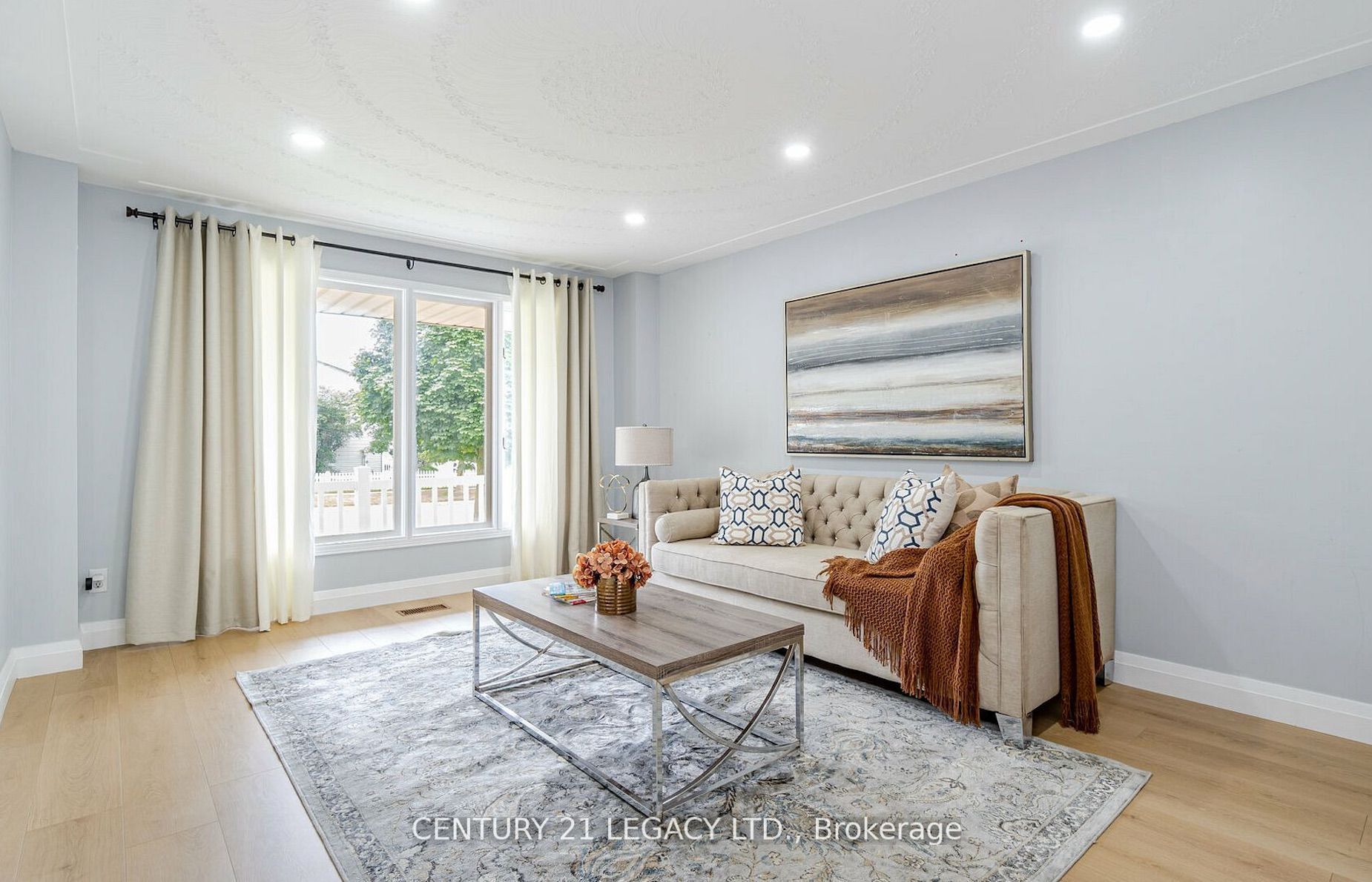 322 Benesfort Crescent