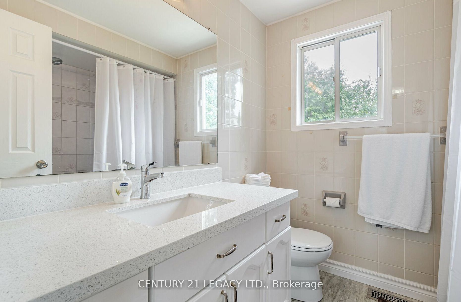 322 Benesfort Crescent