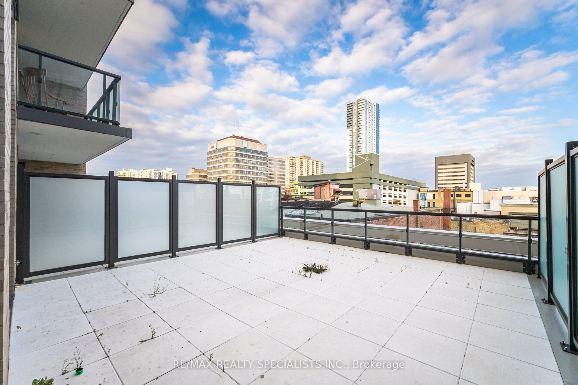 55 DUKE Street W #216