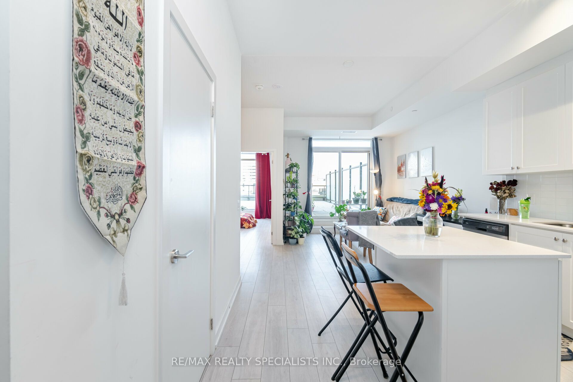 55 DUKE Street W #216
